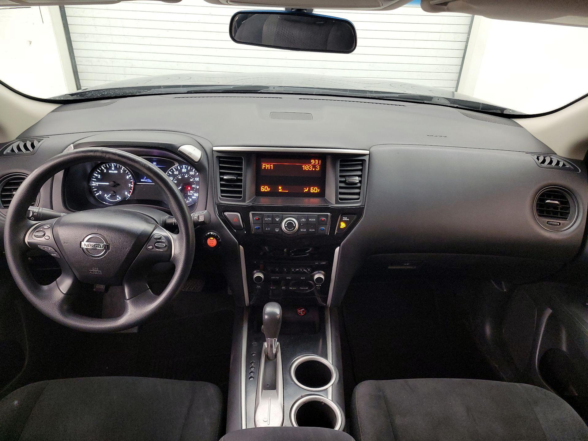 Thumbnail: 2016 Nissan Pathfinder - 9