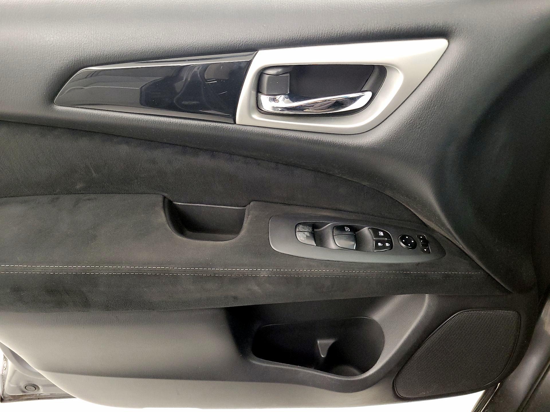 Thumbnail: 2016 Nissan Pathfinder - 12