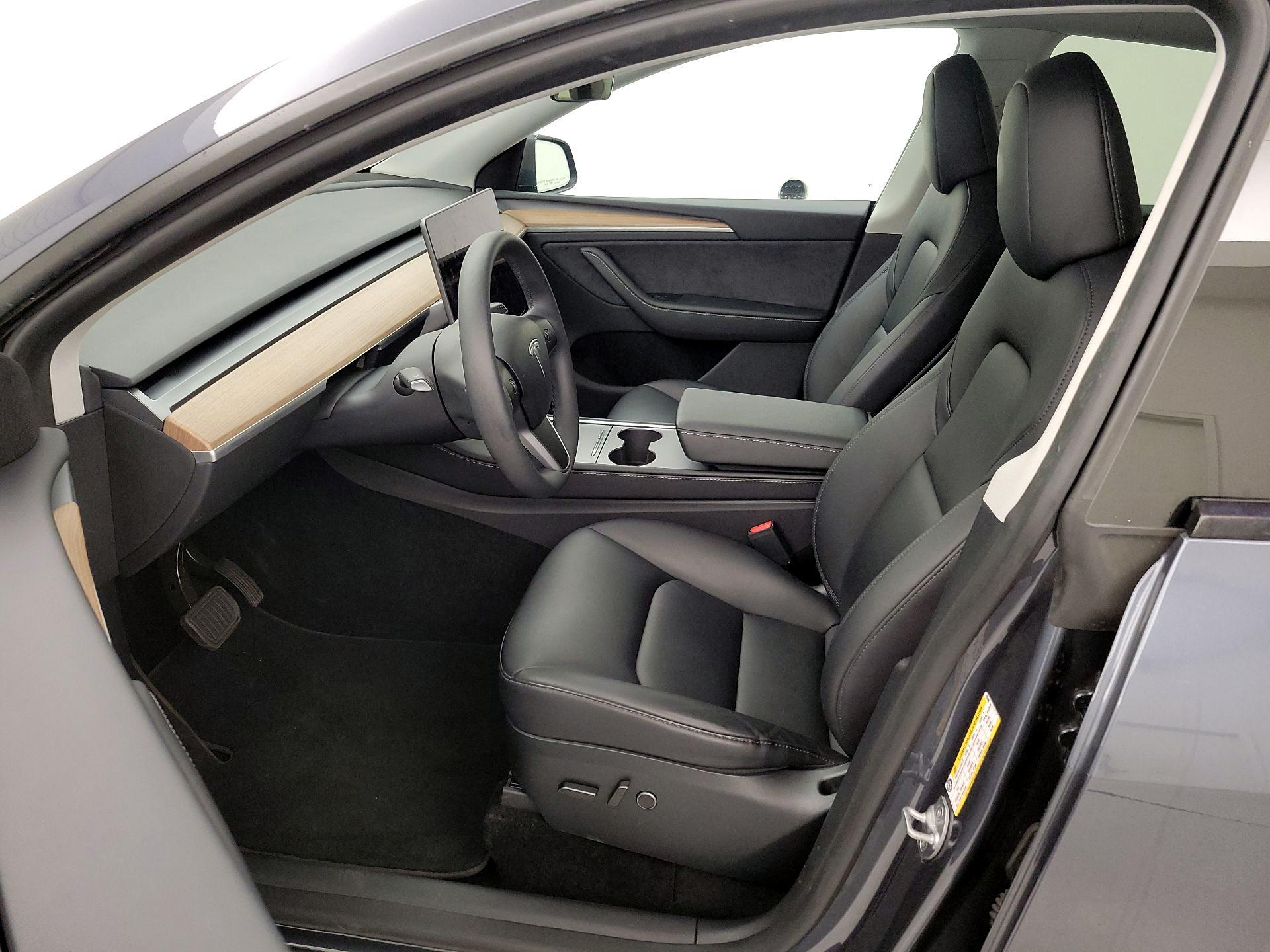 Thumbnail: 2023 Tesla Model Y - 11