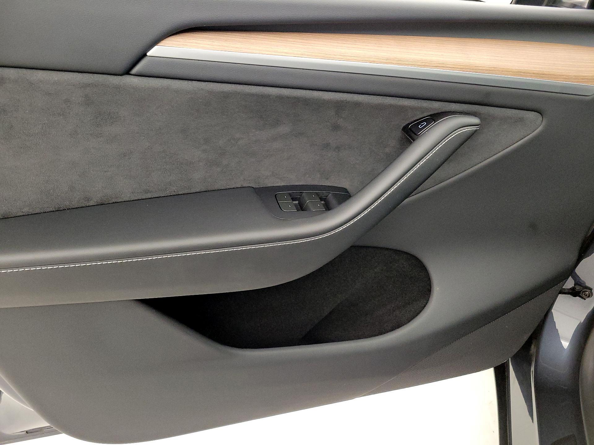 Thumbnail: 2023 Tesla Model Y - 12