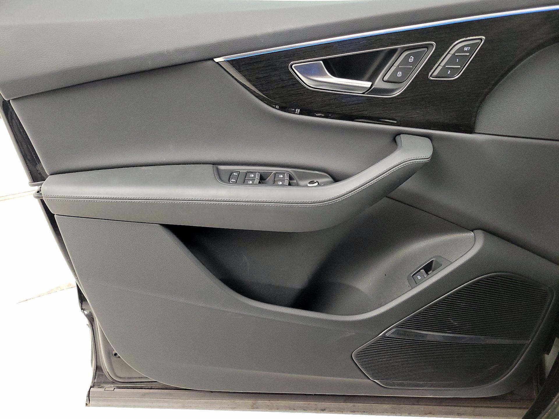 Thumbnail: 2022 Audi Q7 - 12