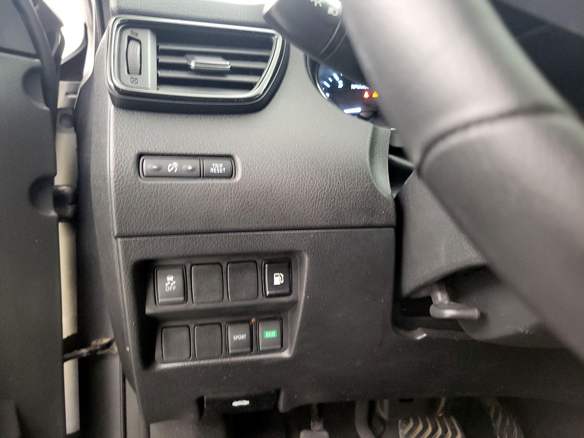 Thumbnail: 2018 Nissan Rogue - 13