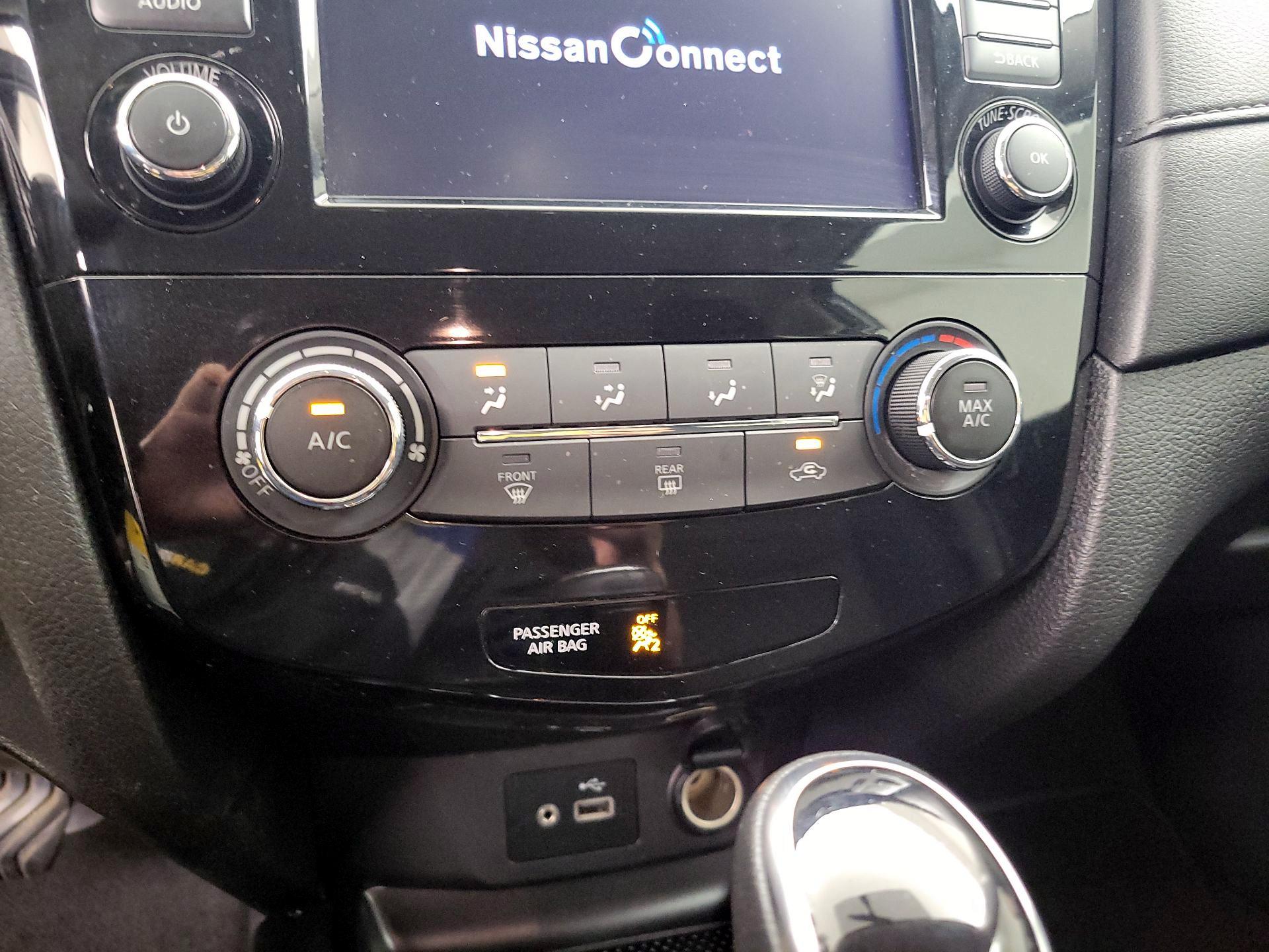 Thumbnail: 2018 Nissan Rogue - 16