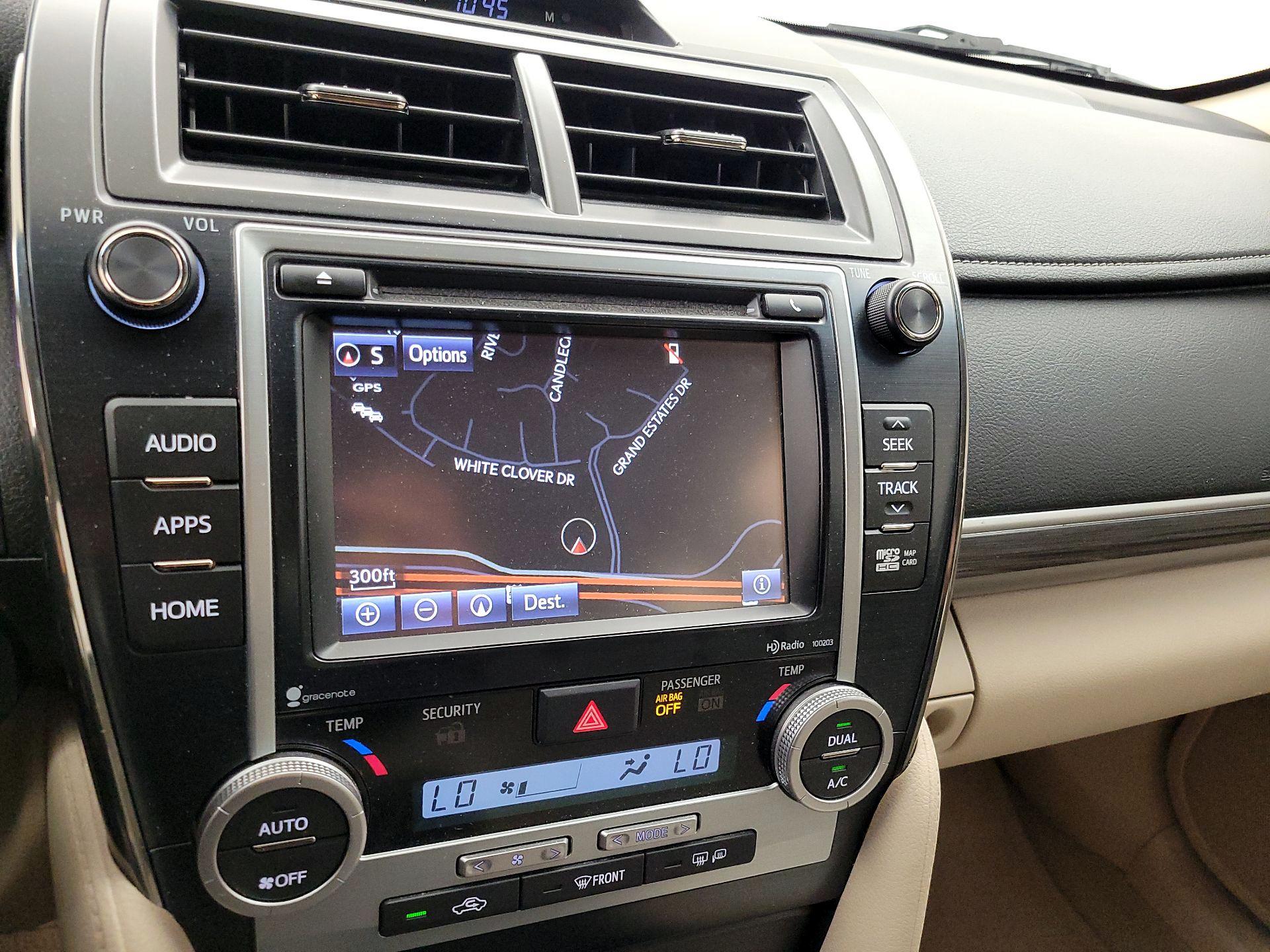 Thumbnail: 2014 Toyota Camry - 14