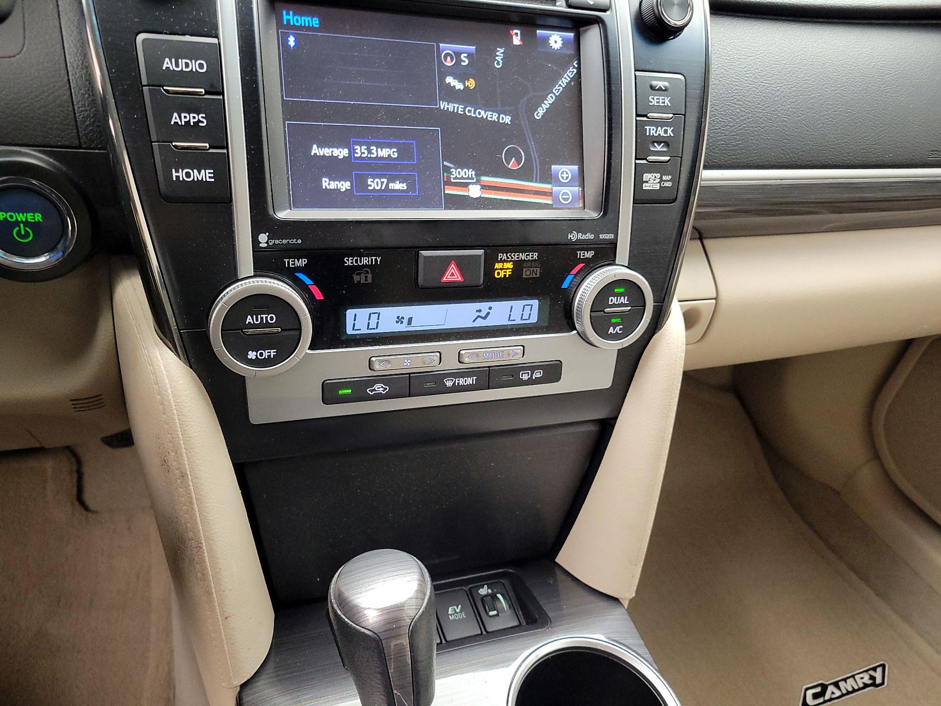 Thumbnail: 2014 Toyota Camry - 17