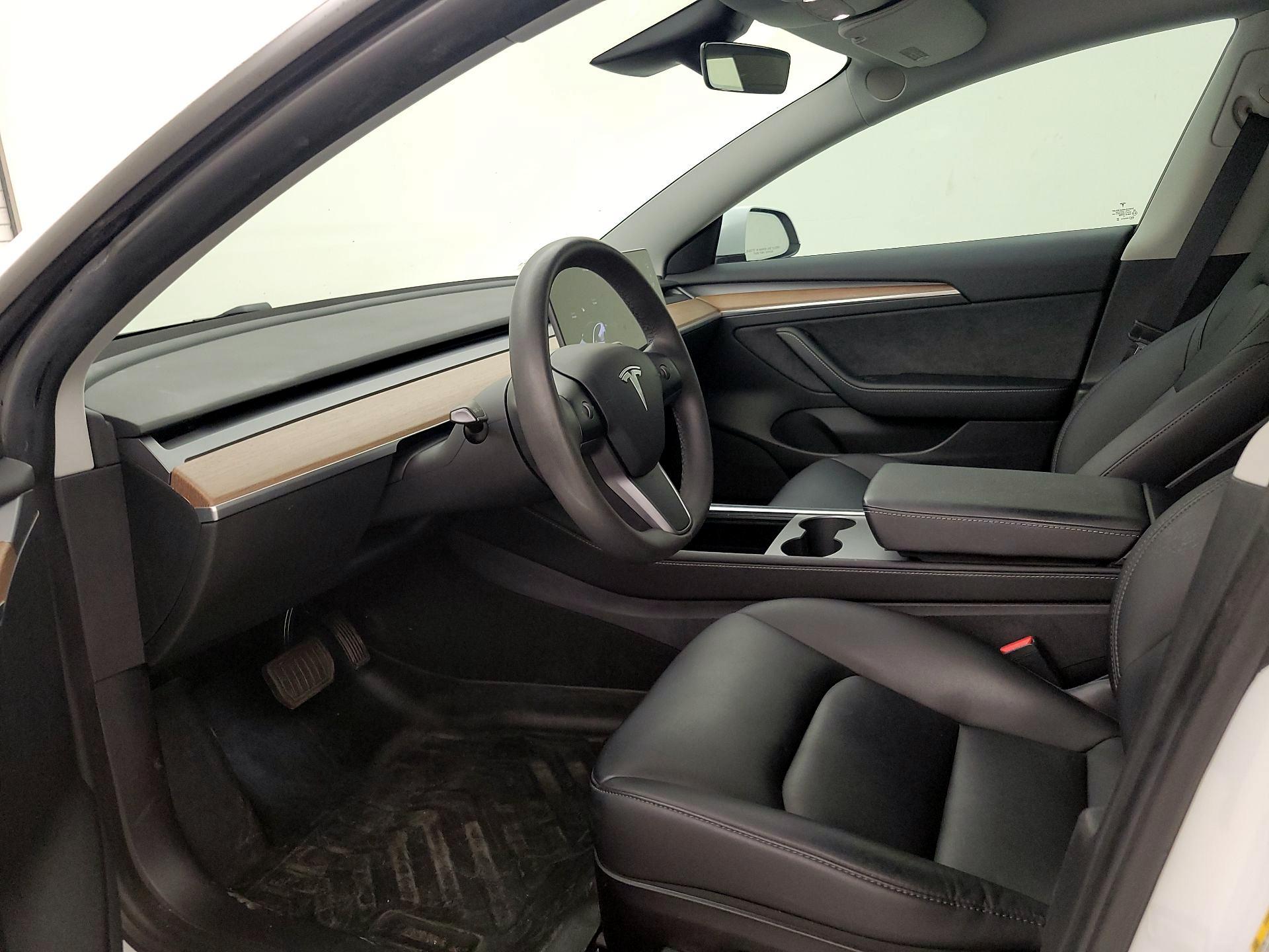 Thumbnail: 2021 Tesla Model 3 - 11