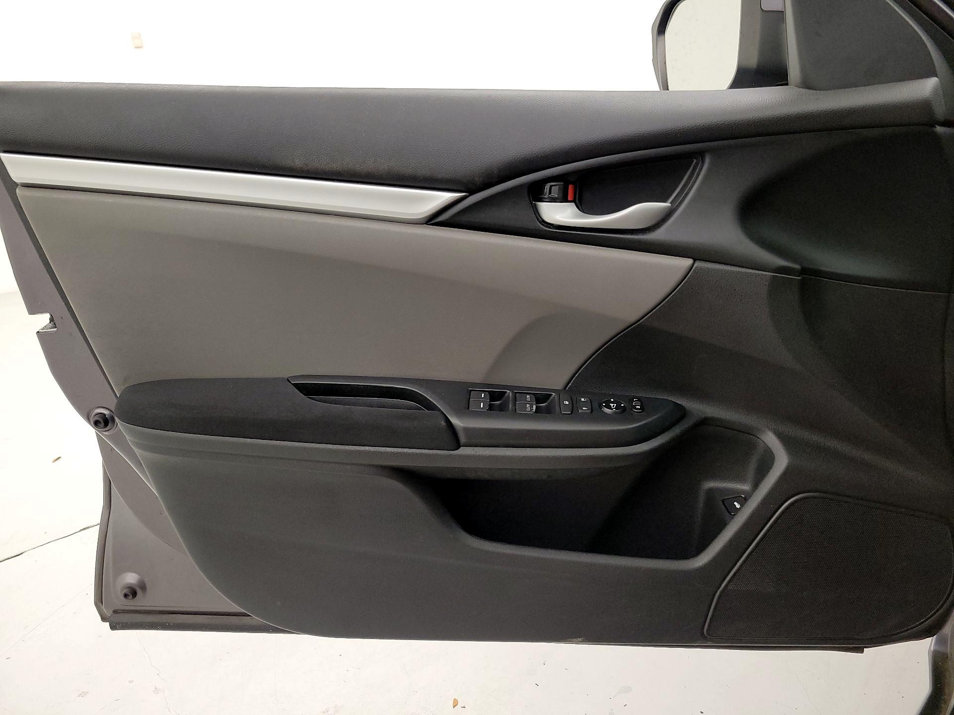 Thumbnail: 2017 Honda Civic - 12