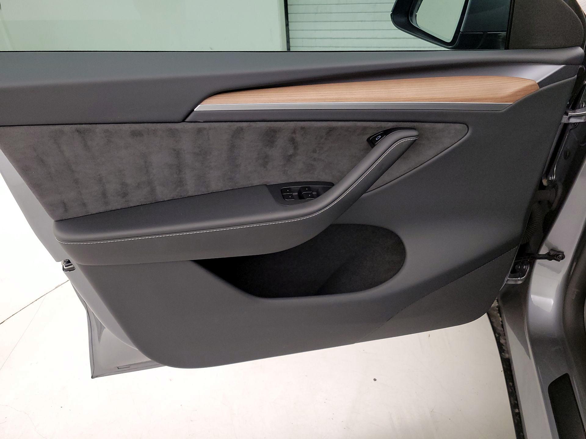 Thumbnail: 2025 Tesla Model Y - 12