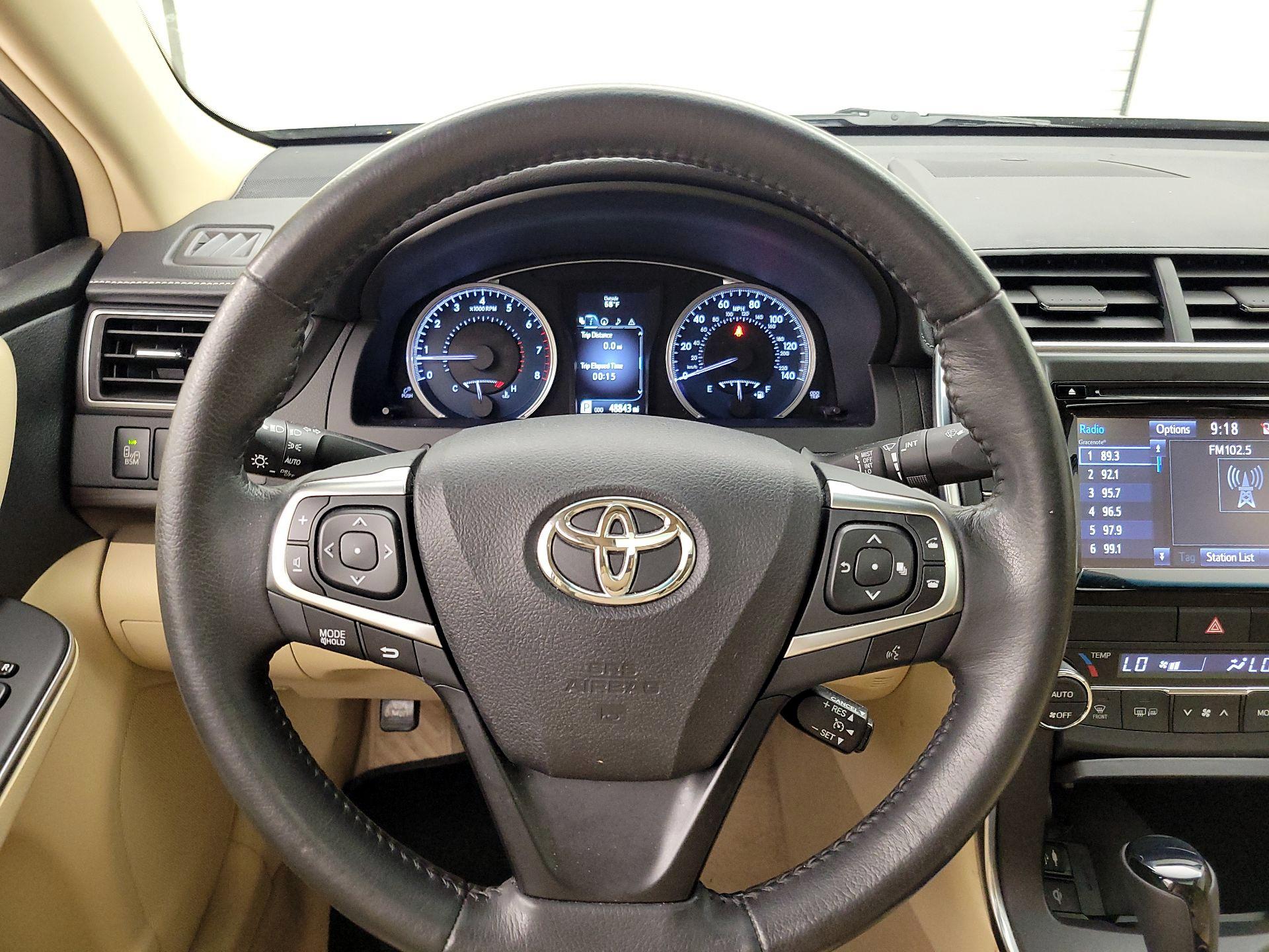 Thumbnail: 2015 Toyota Camry - 10