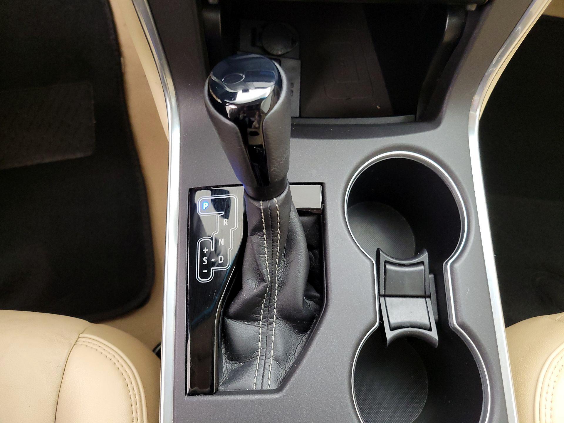 Thumbnail: 2015 Toyota Camry - 17