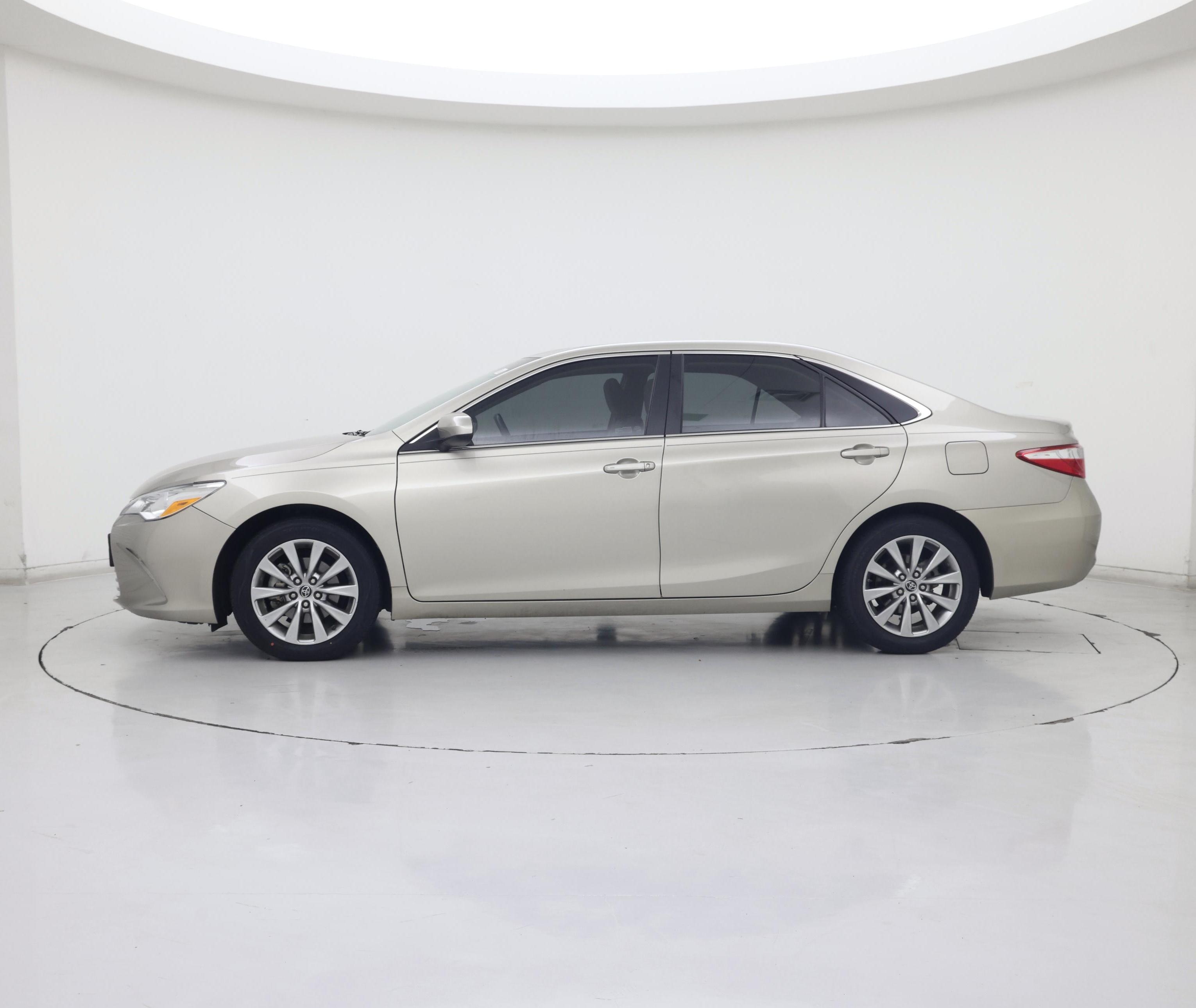 Thumbnail: 2015 Toyota Camry - 3