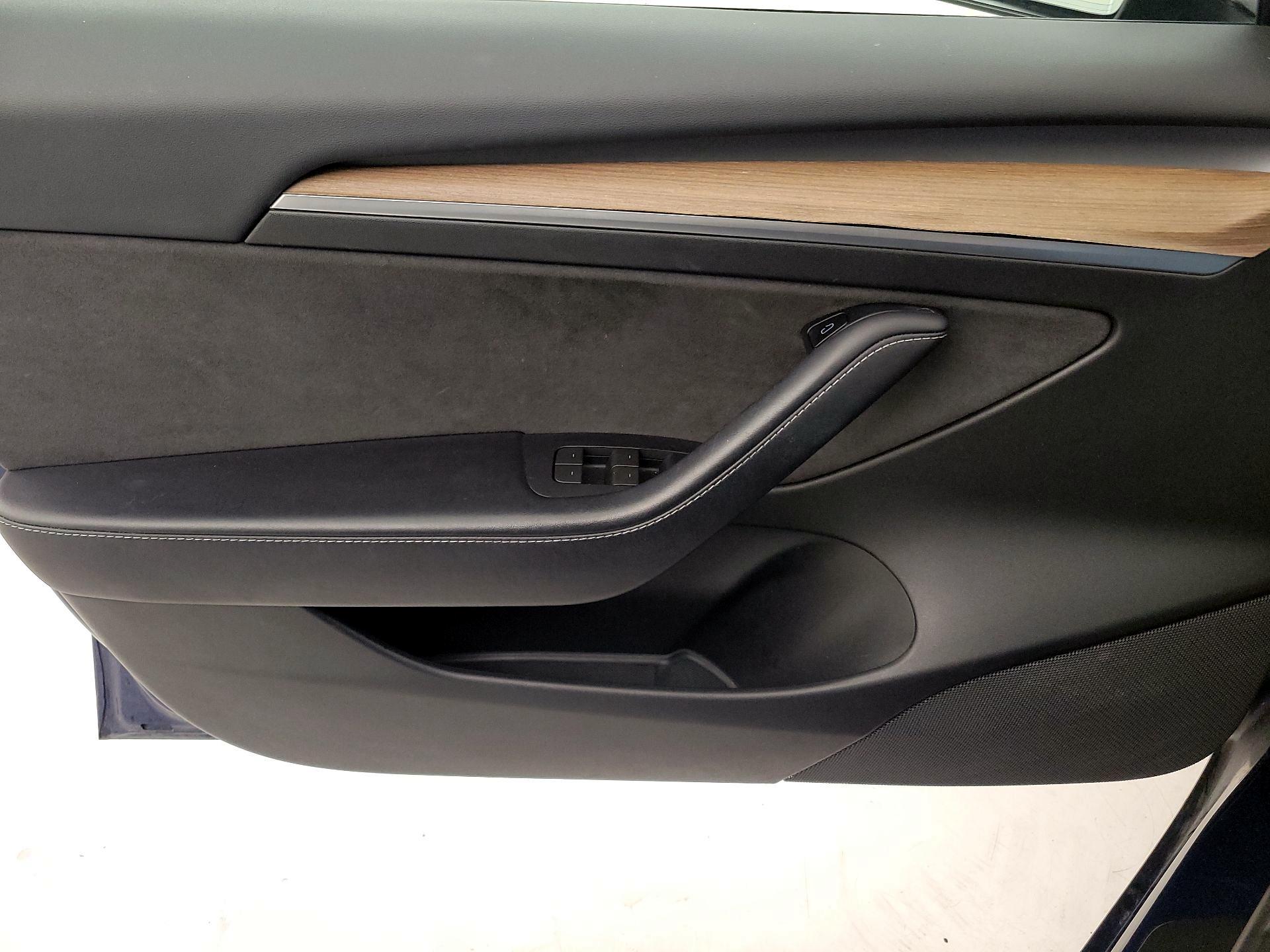 Thumbnail: 2023 Tesla Model 3 - 12