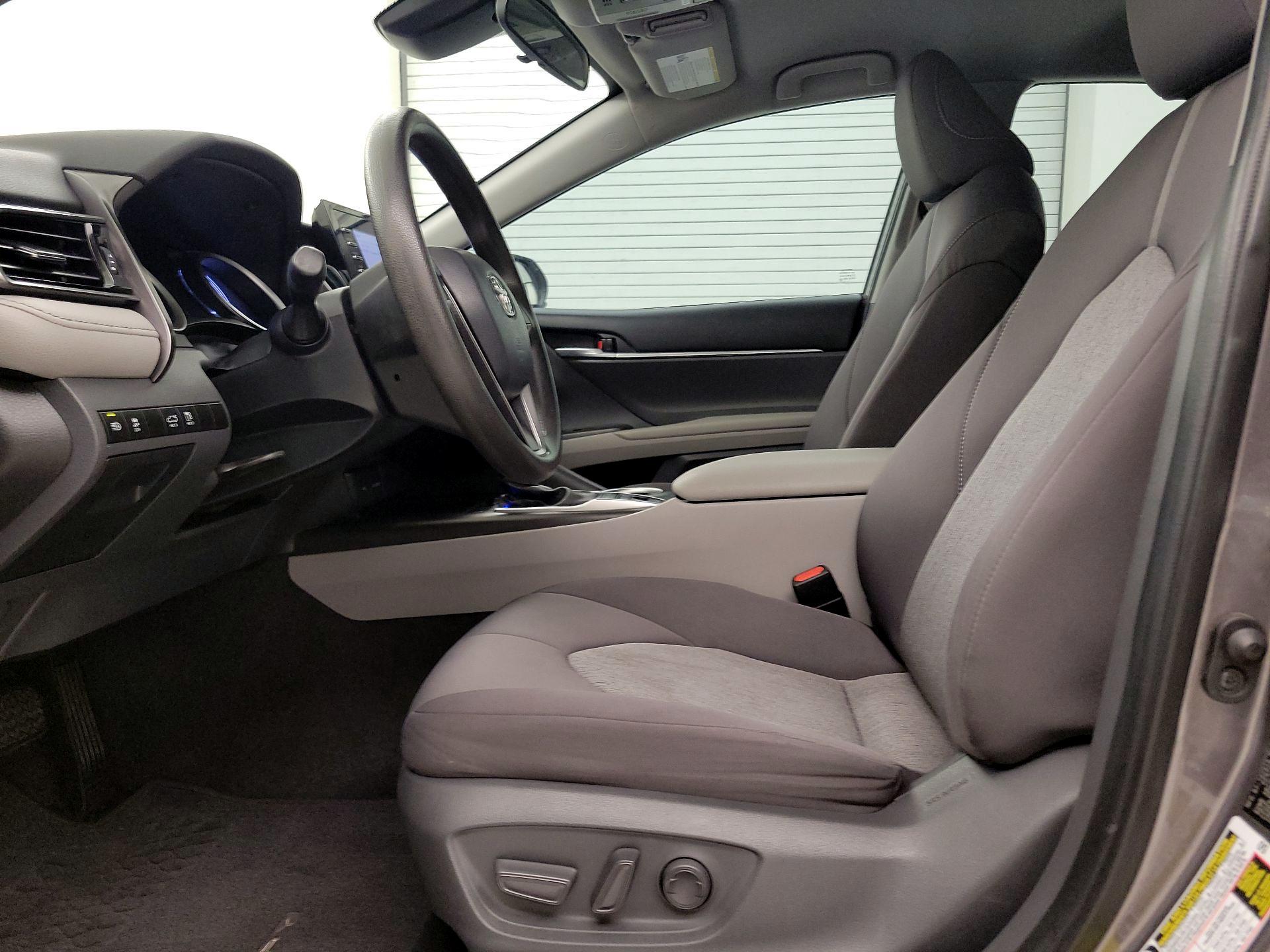 Thumbnail: 2021 Toyota Camry - 11