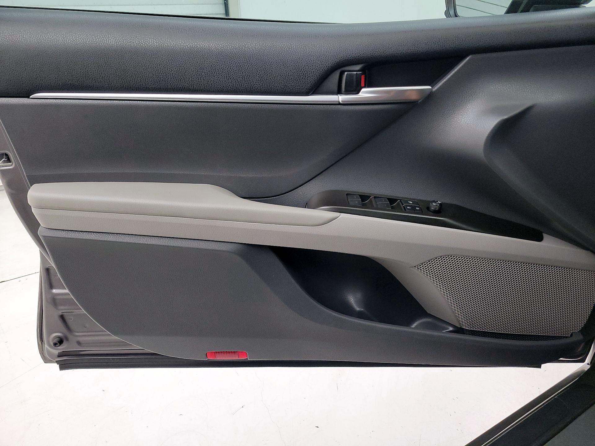 Thumbnail: 2021 Toyota Camry - 12