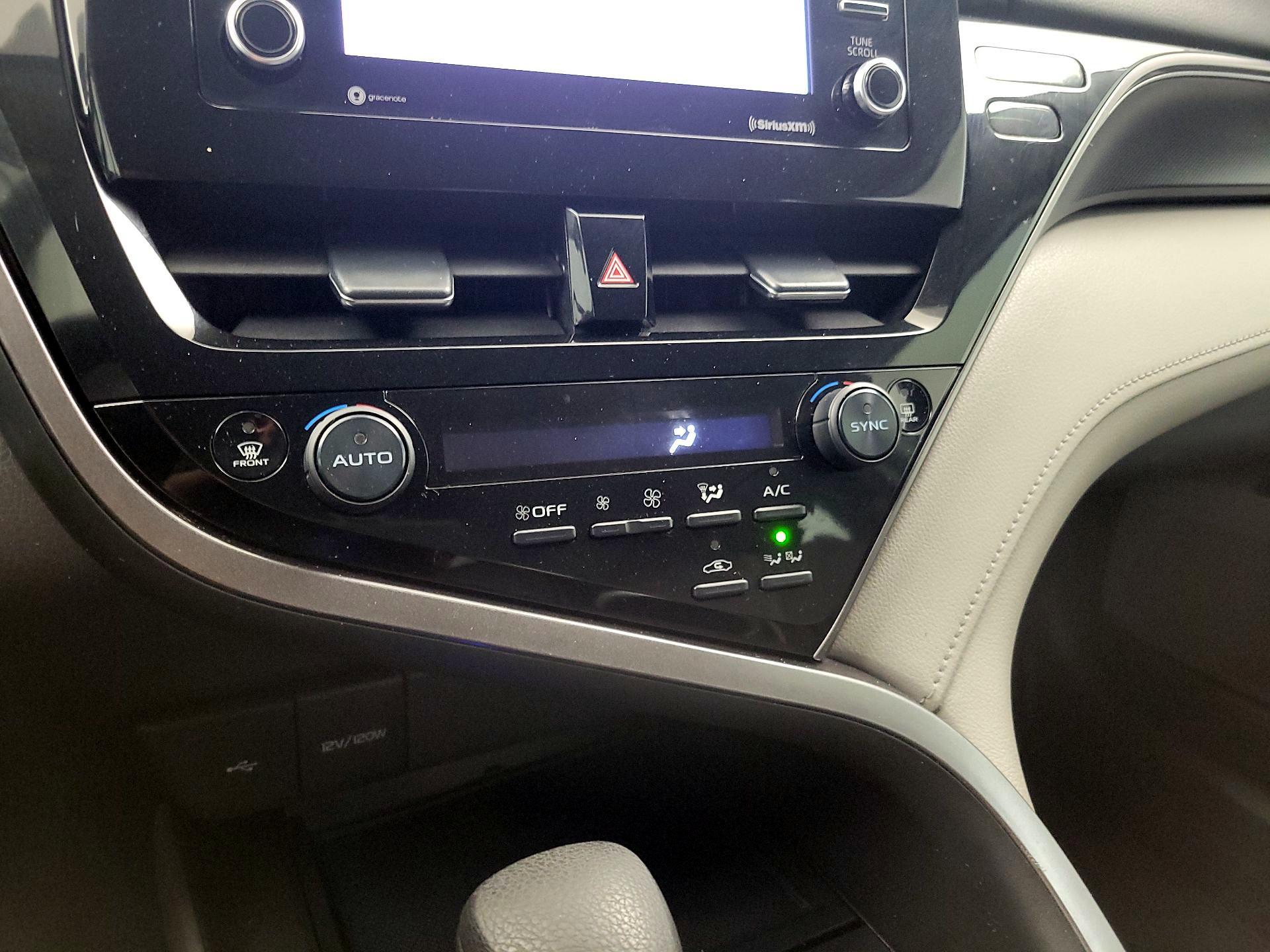 Thumbnail: 2021 Toyota Camry - 16