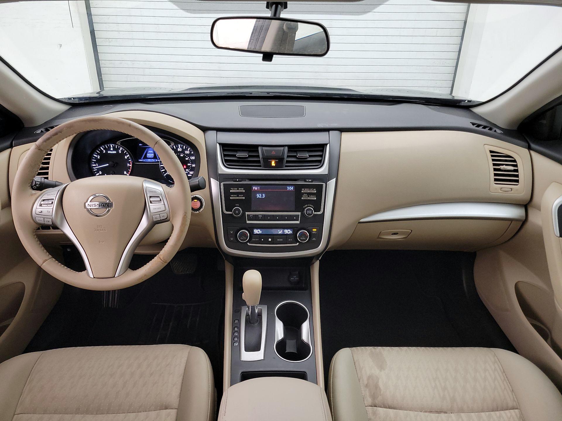 Thumbnail: 2017 Nissan Altima - 9