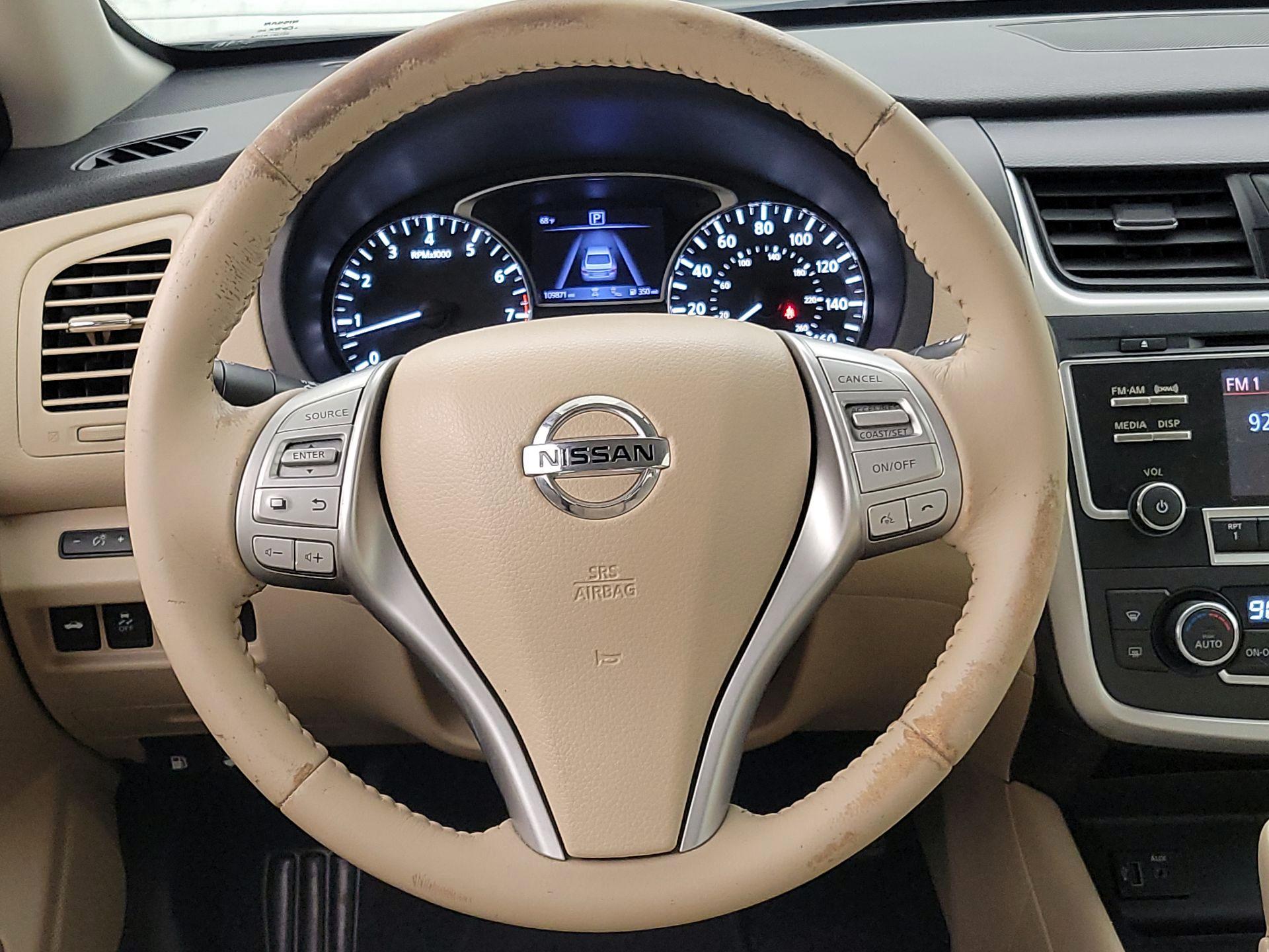 Thumbnail: 2017 Nissan Altima - 10