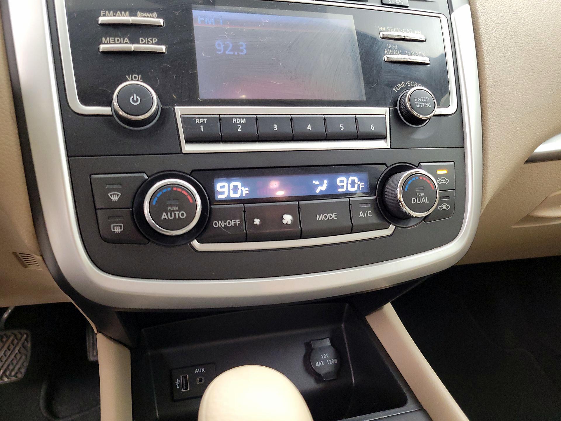 Thumbnail: 2017 Nissan Altima - 16