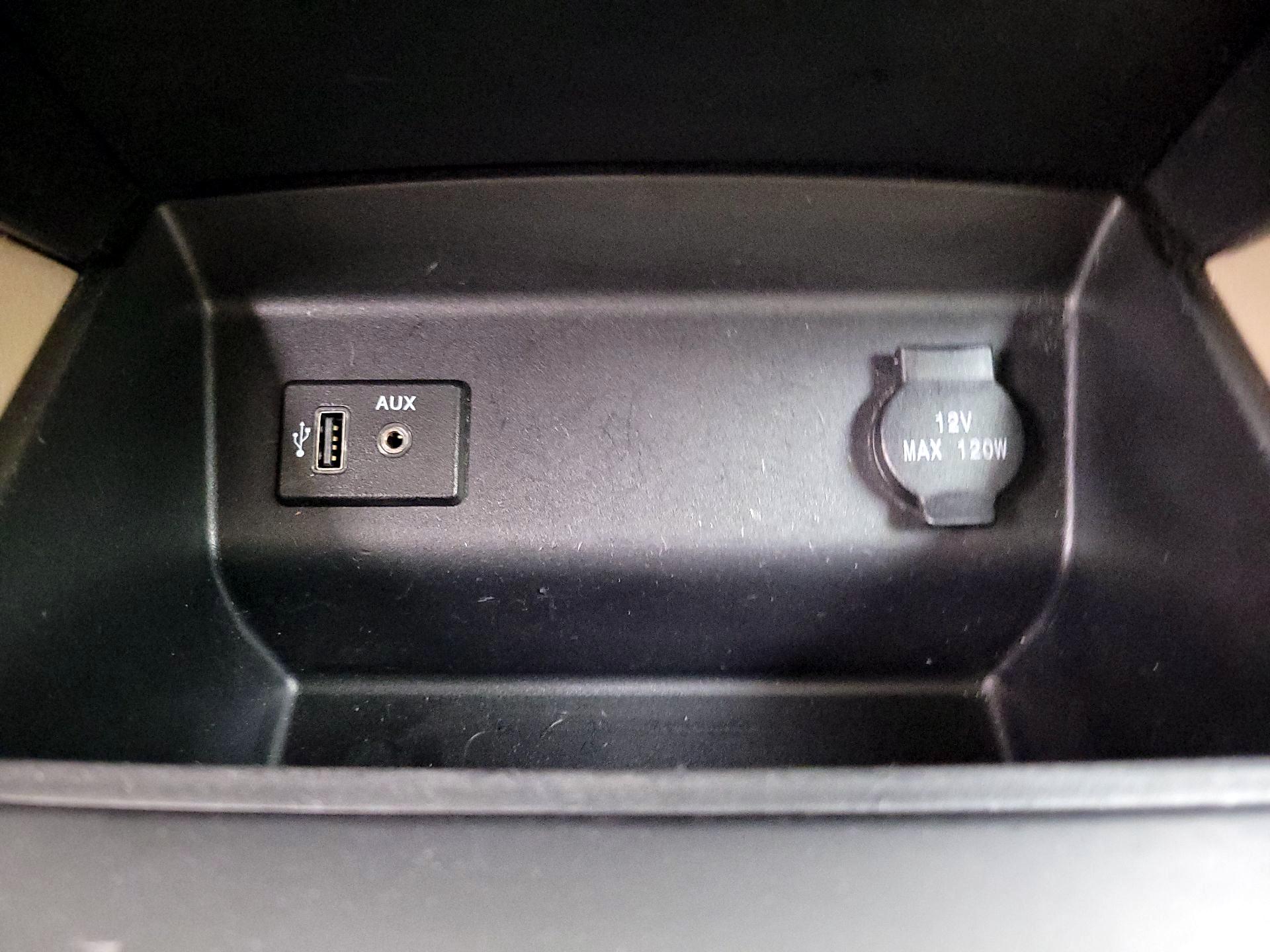 Thumbnail: 2017 Nissan Altima - 18