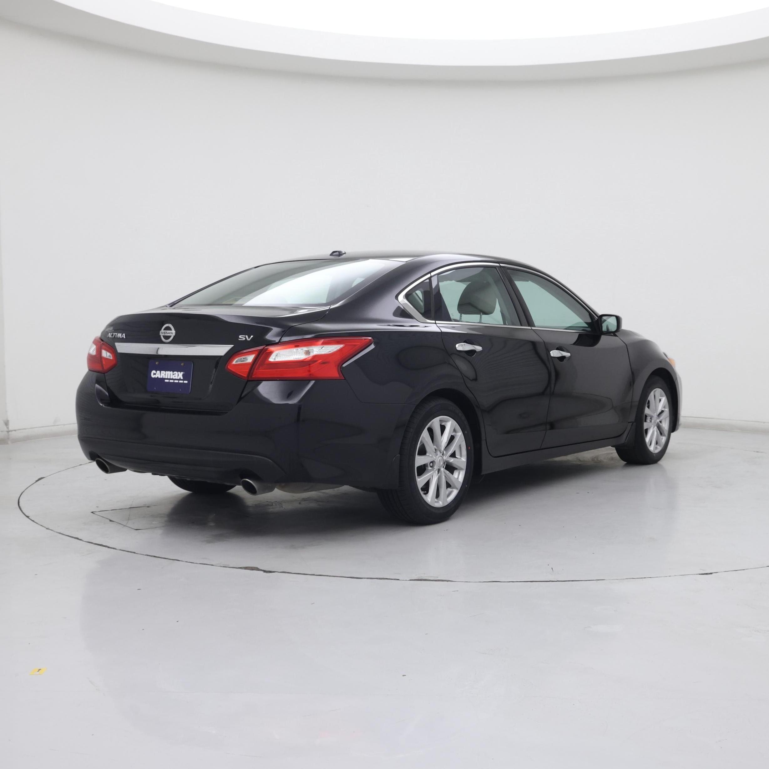 Thumbnail: 2017 Nissan Altima - 8