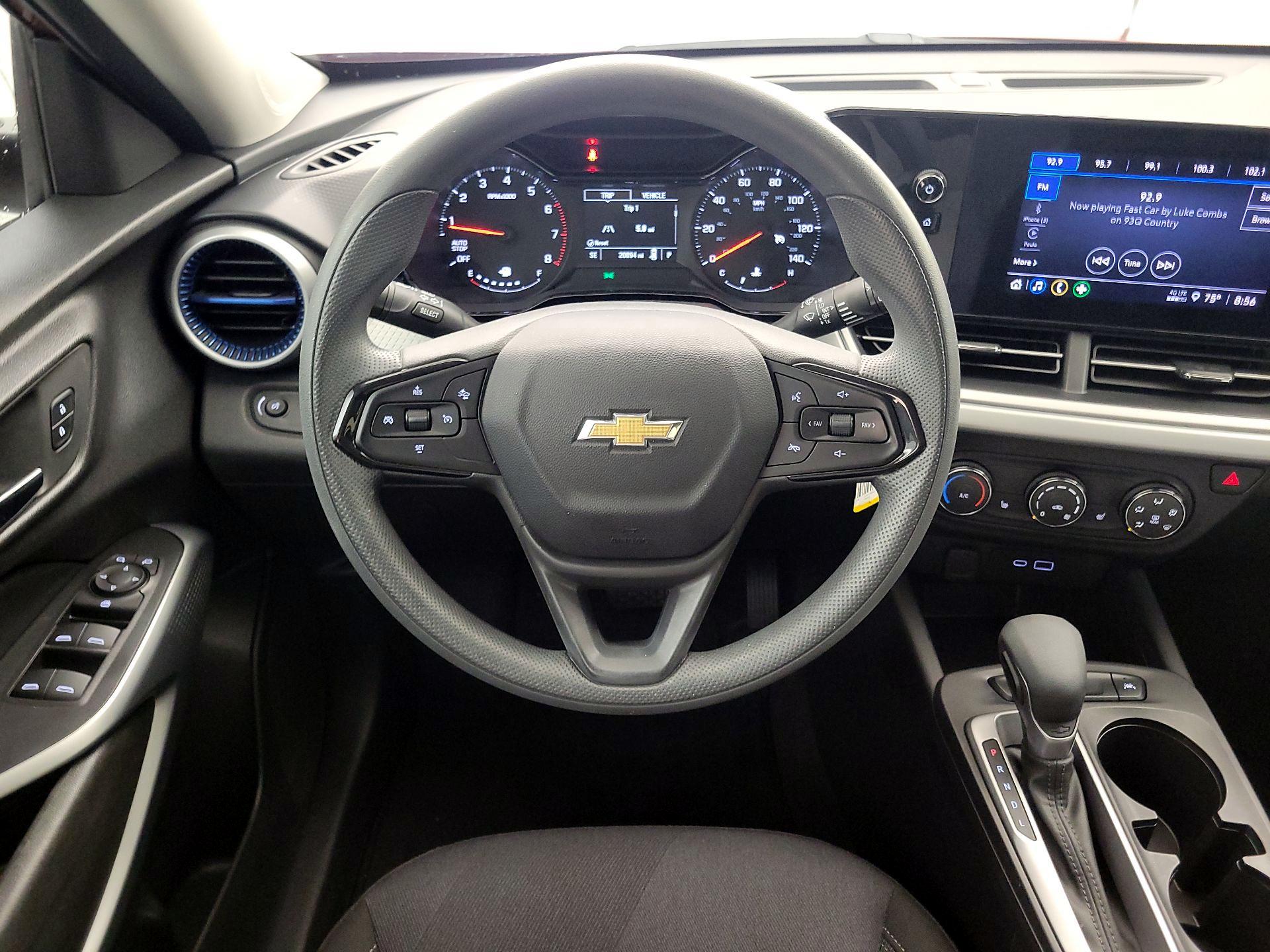 Thumbnail: 2024 Chevrolet Trax - 10