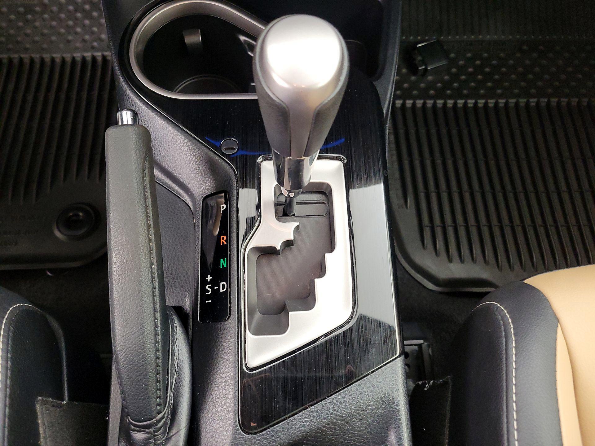 Thumbnail: 2018 Toyota RAV4 - 17