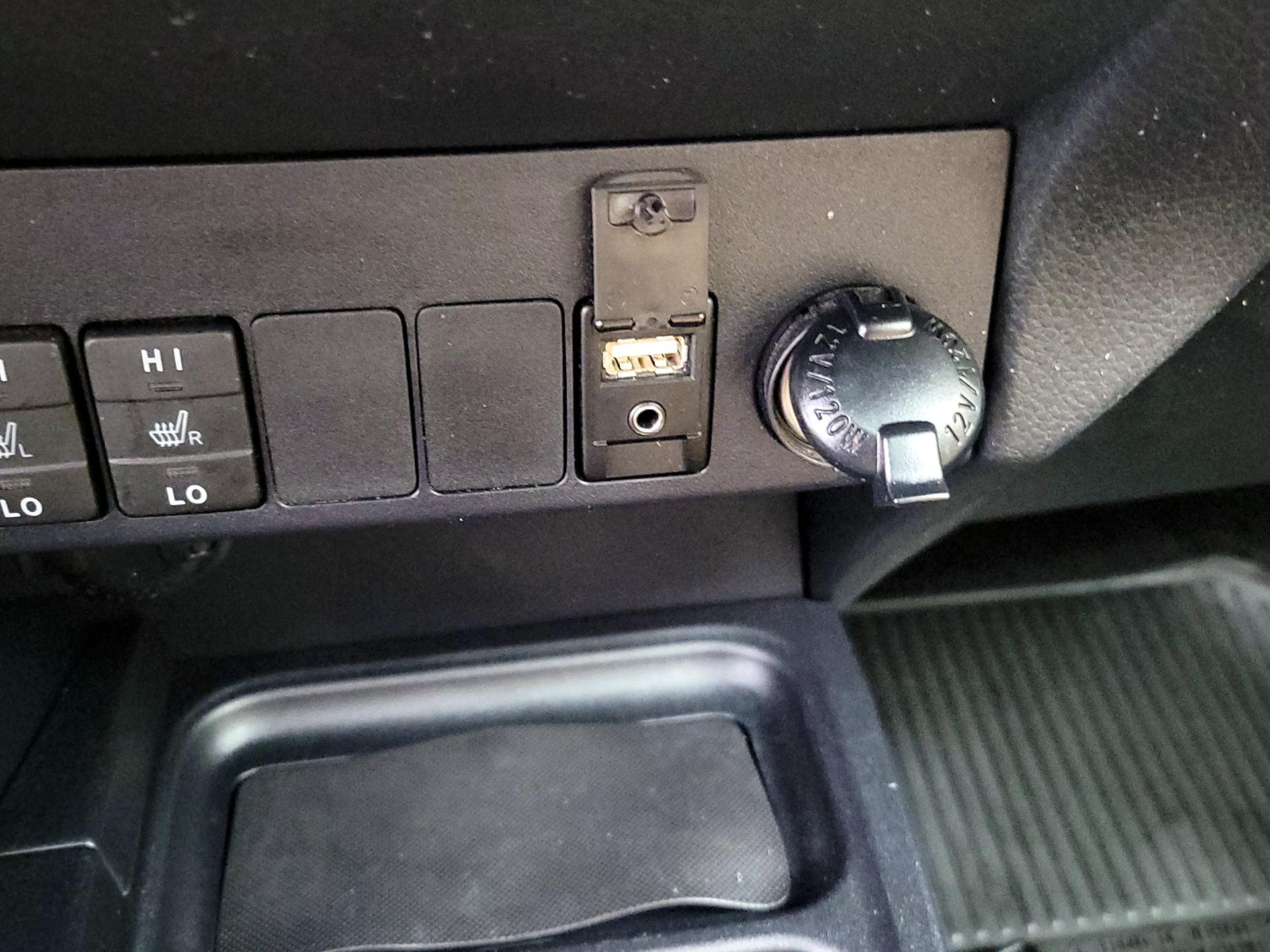 Thumbnail: 2018 Toyota RAV4 - 18