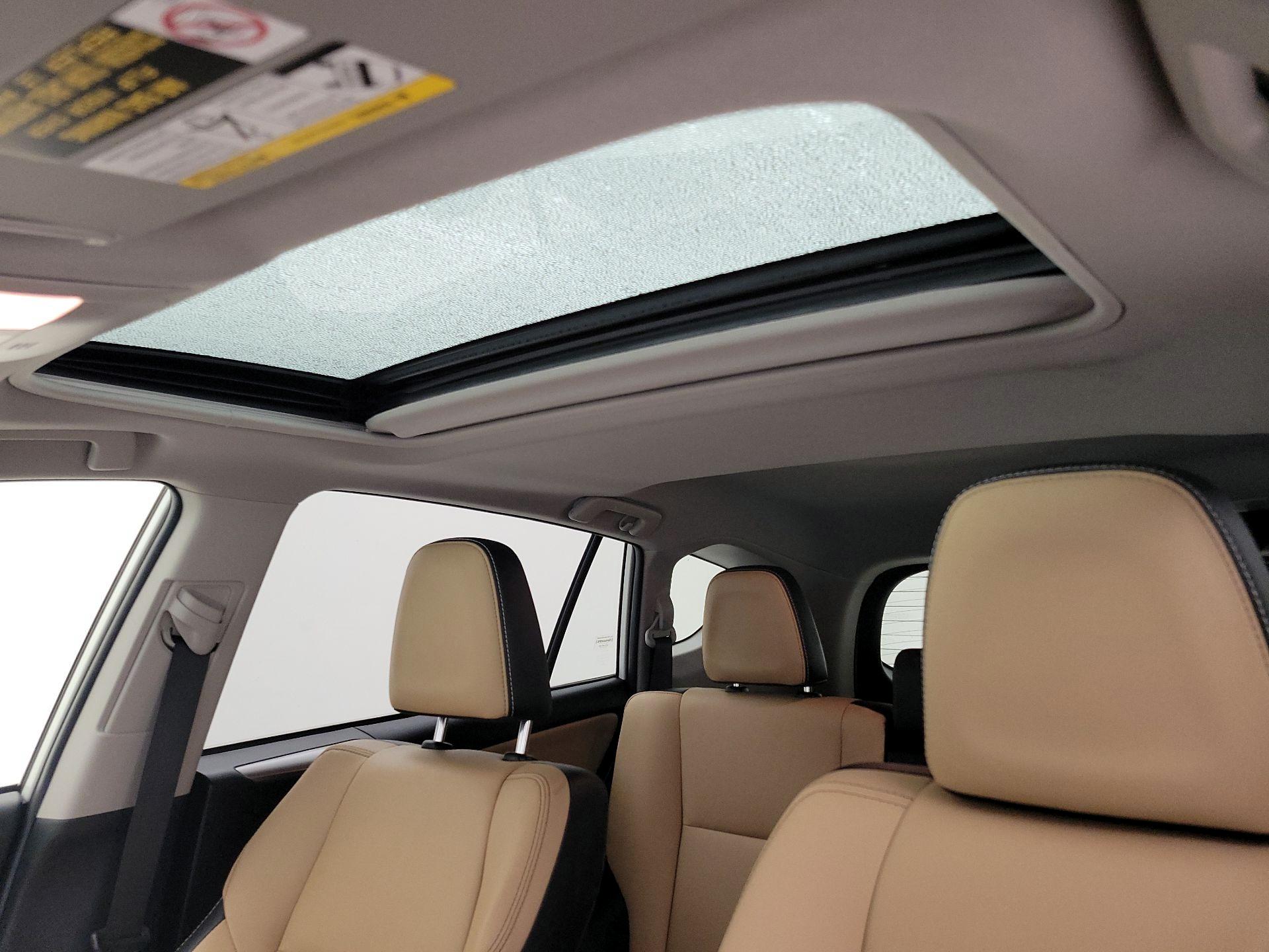 Thumbnail: 2018 Toyota RAV4 - 19