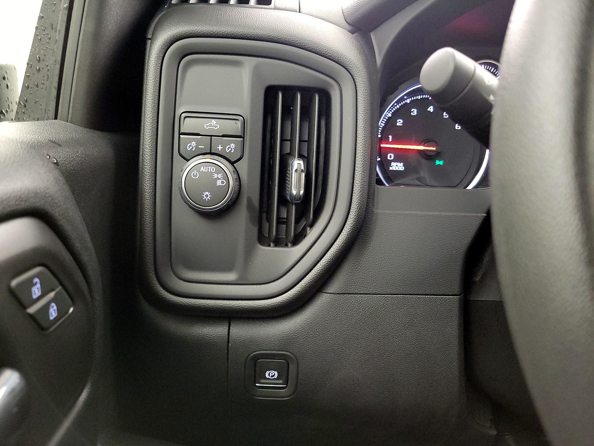 Thumbnail: 2022 Chevrolet Silverado 2500 - 13