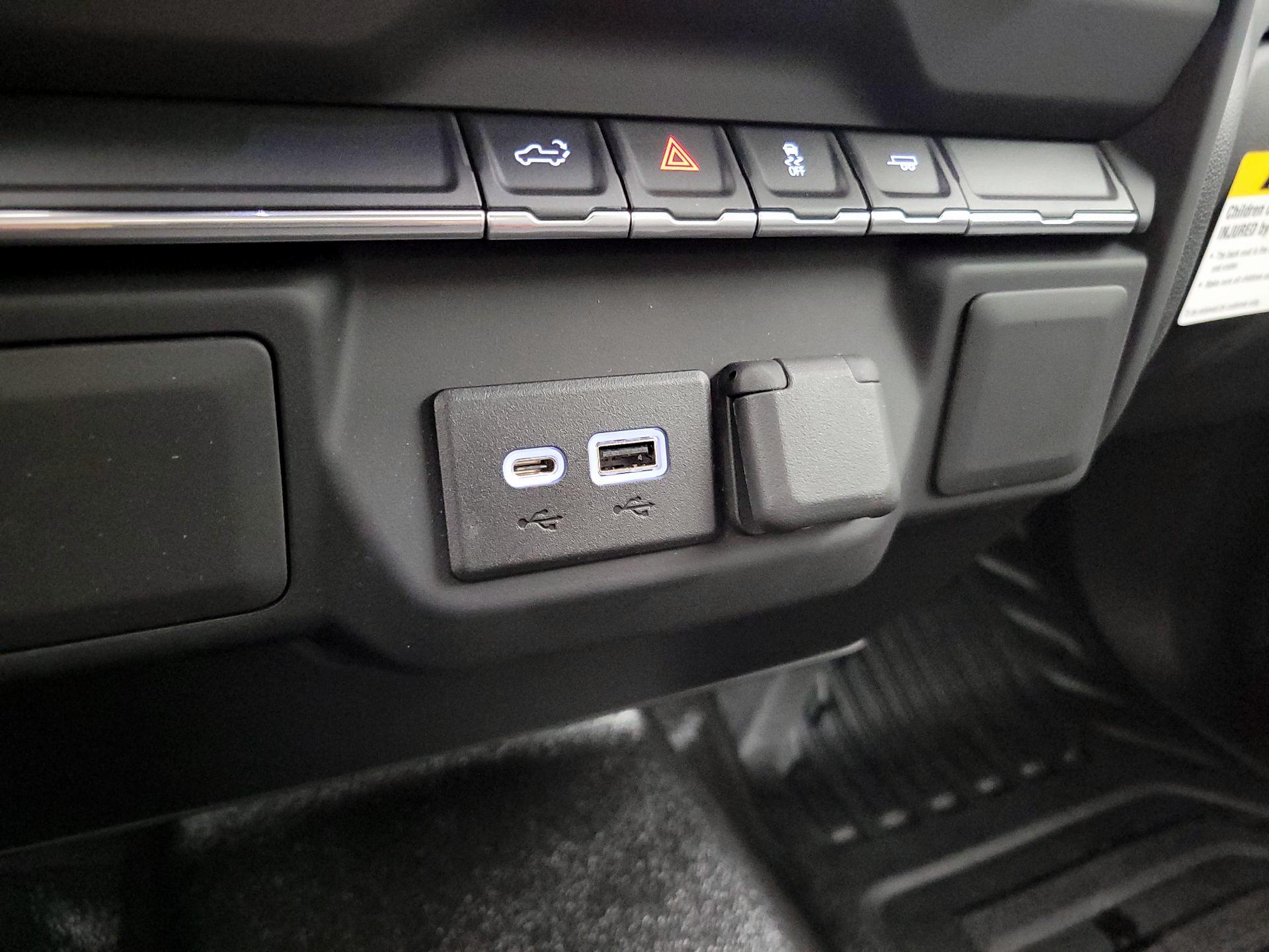 Thumbnail: 2022 Chevrolet Silverado 2500 - 18