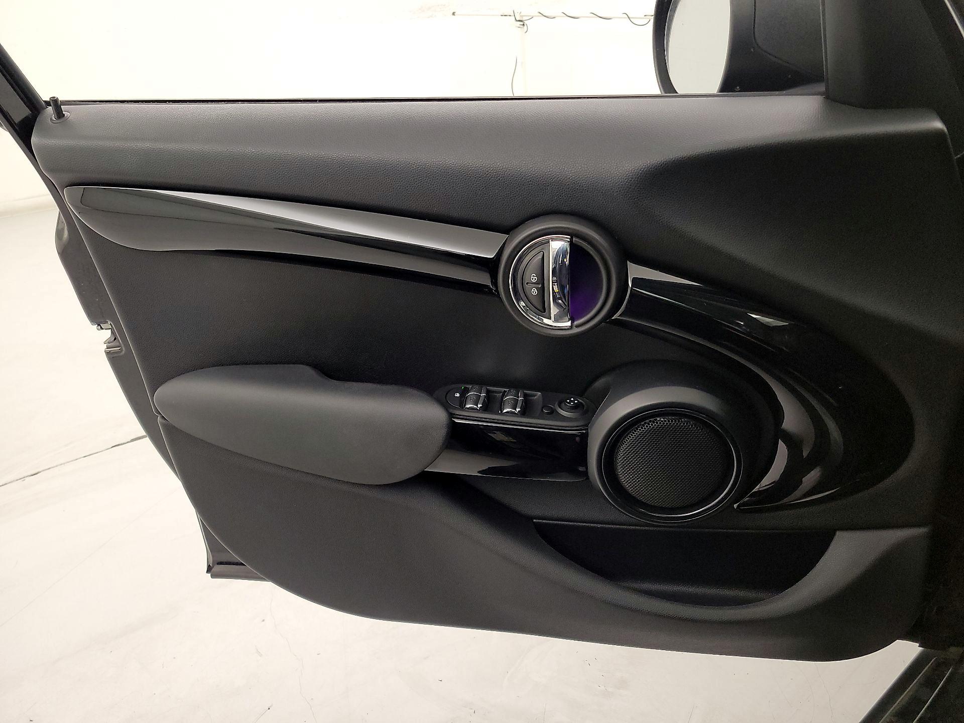 Thumbnail: 2020 MINI Cooper Hardtop - 12