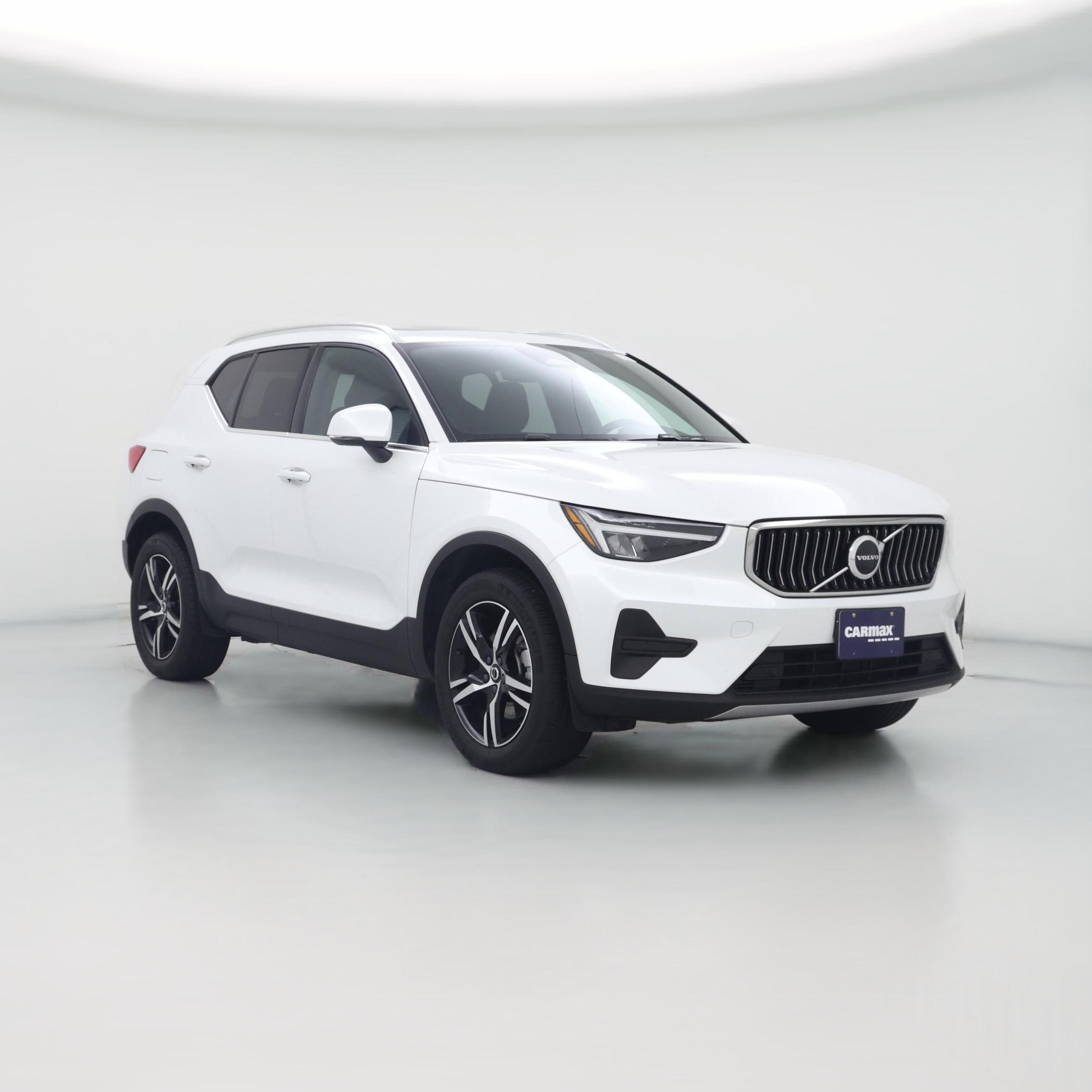 Thumbnail: 2025 Volvo XC40 - 1
