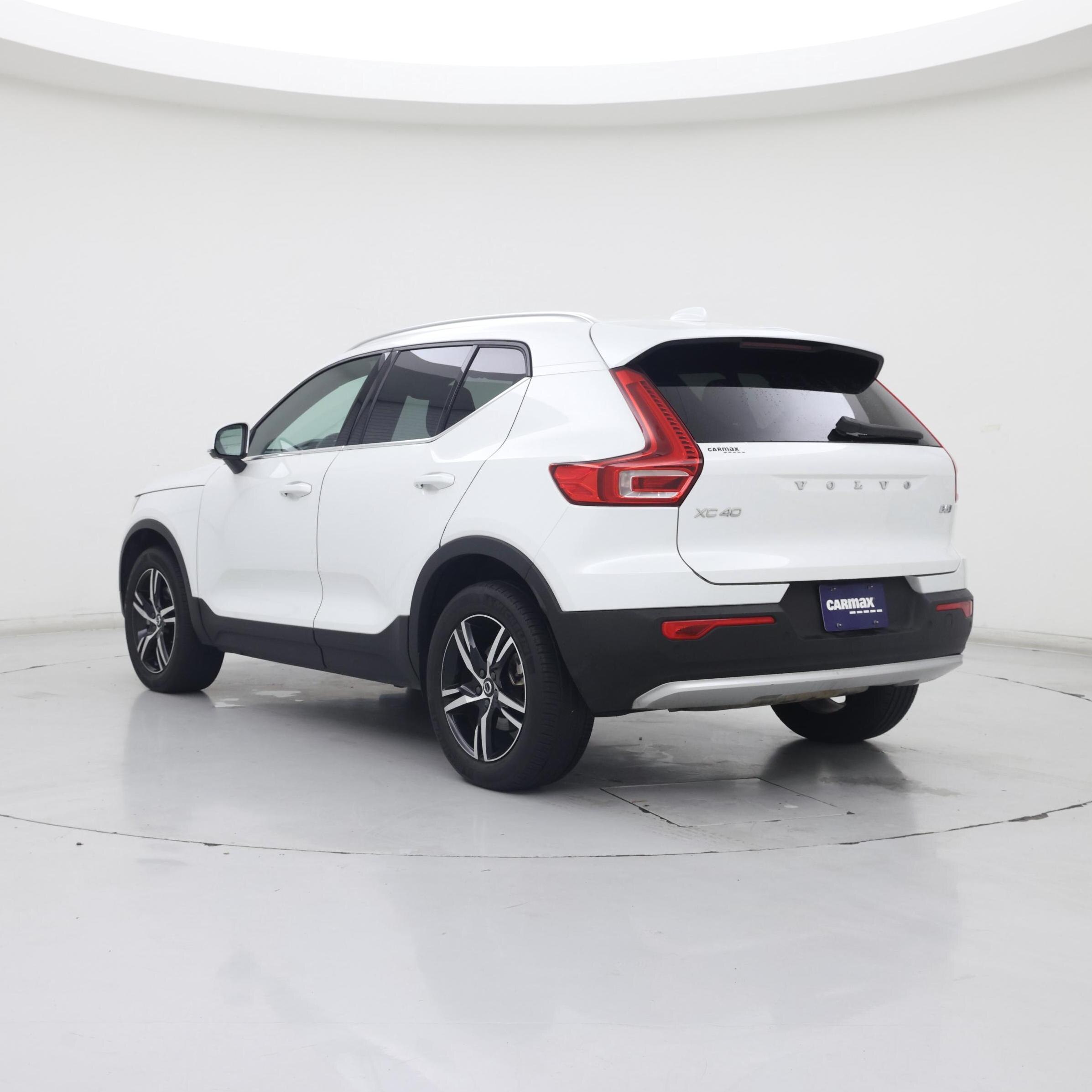Thumbnail: 2025 Volvo XC40 - 2