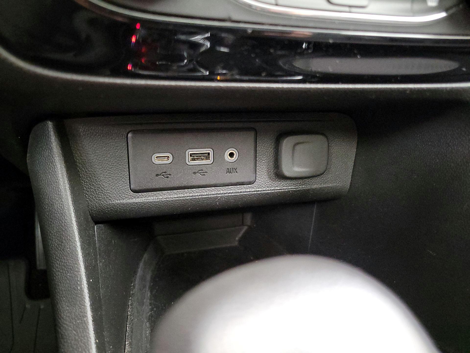 Thumbnail: 2023 Buick Encore GX - 18