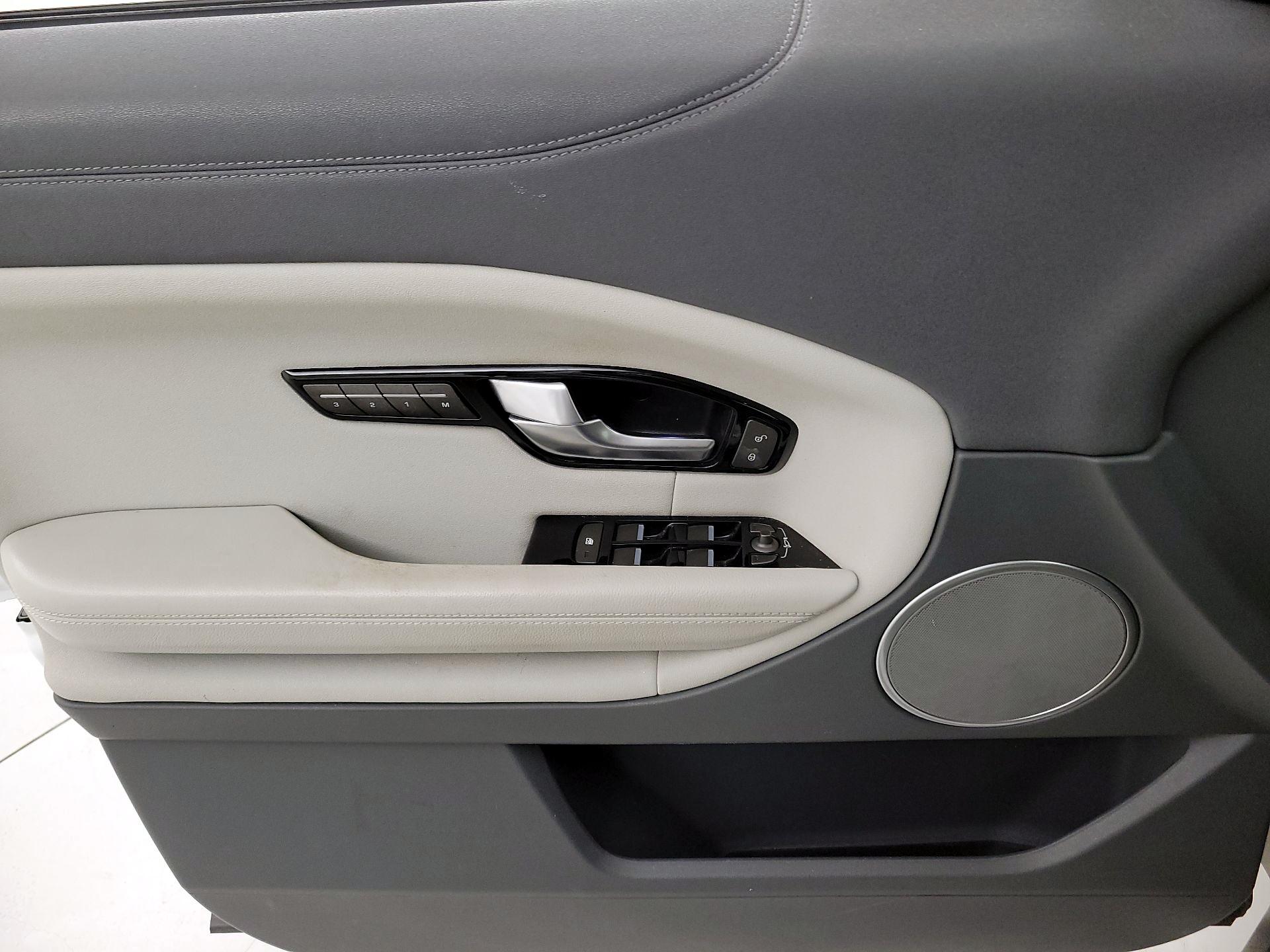 Thumbnail: 2017 Land Rover Range Rover Evoque - 12