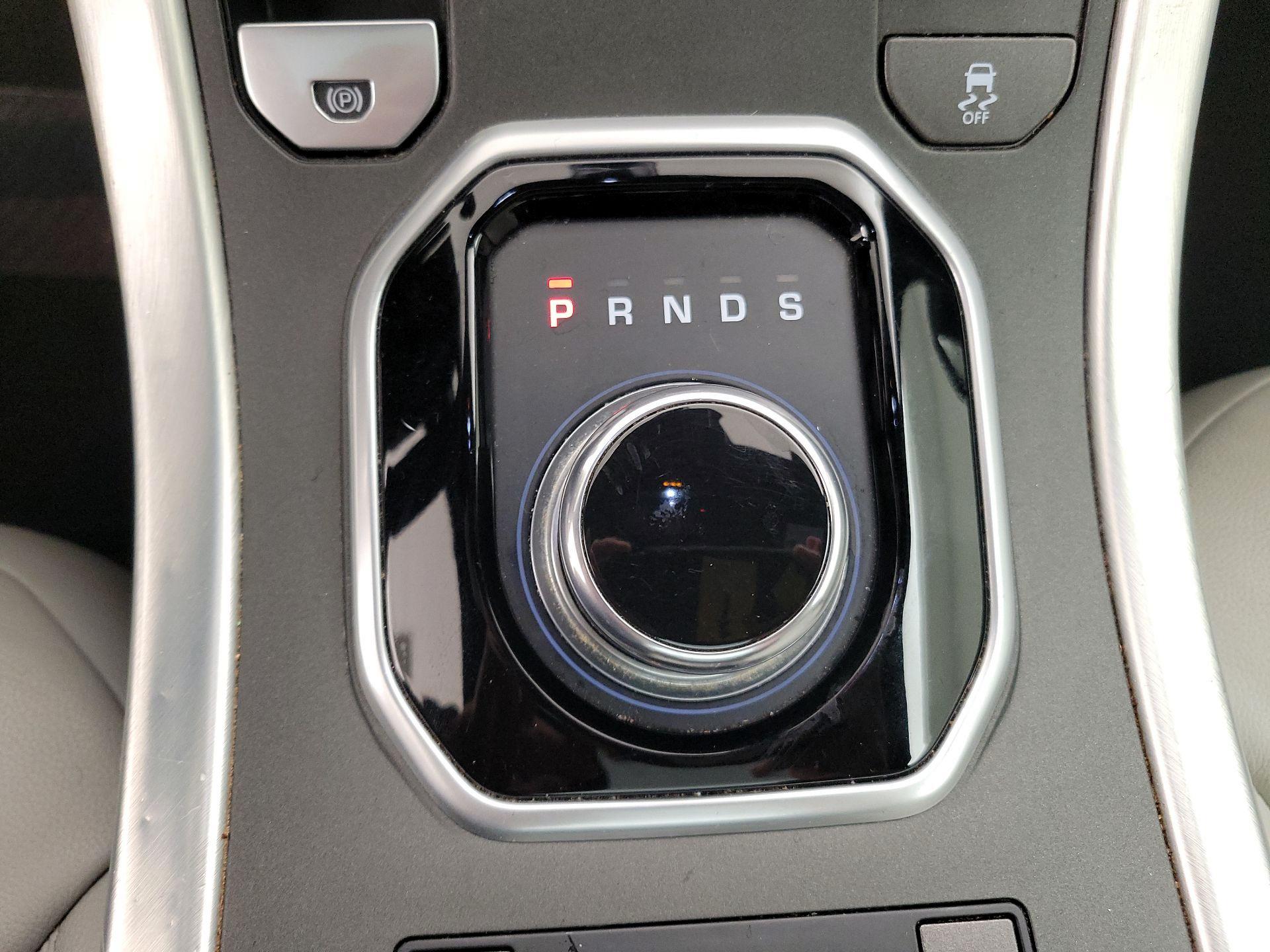 Thumbnail: 2017 Land Rover Range Rover Evoque - 18