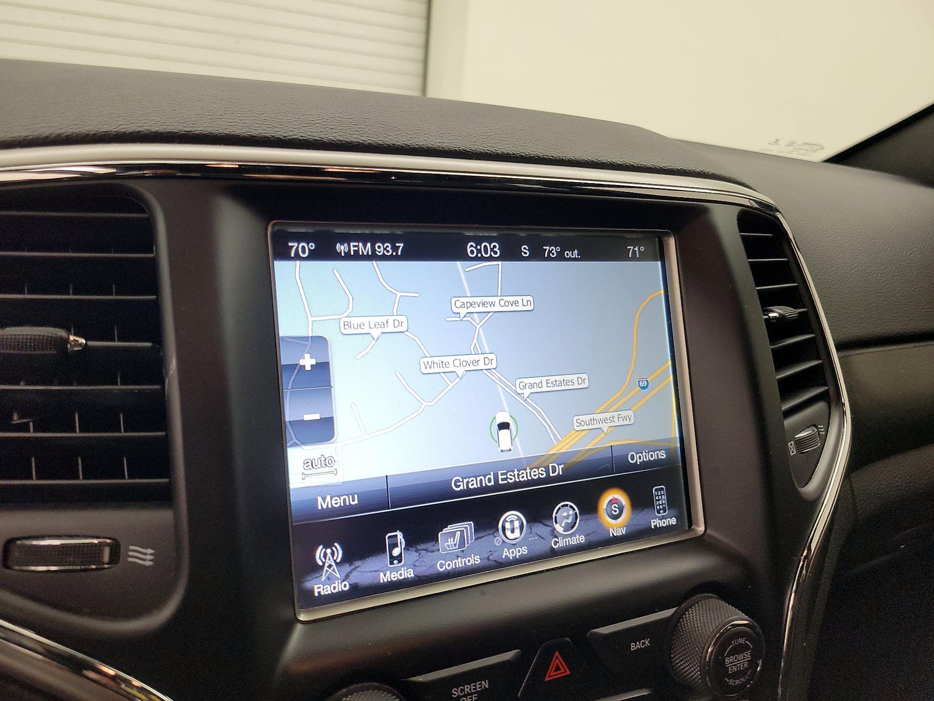 Thumbnail: 2017 Jeep Grand Cherokee - 14