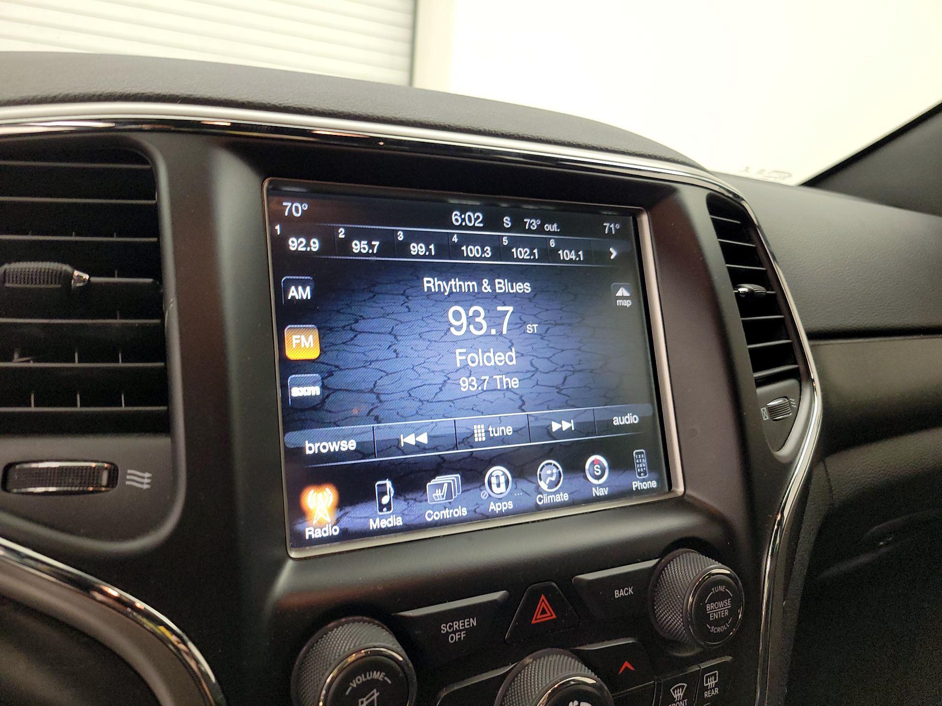 Thumbnail: 2017 Jeep Grand Cherokee - 16