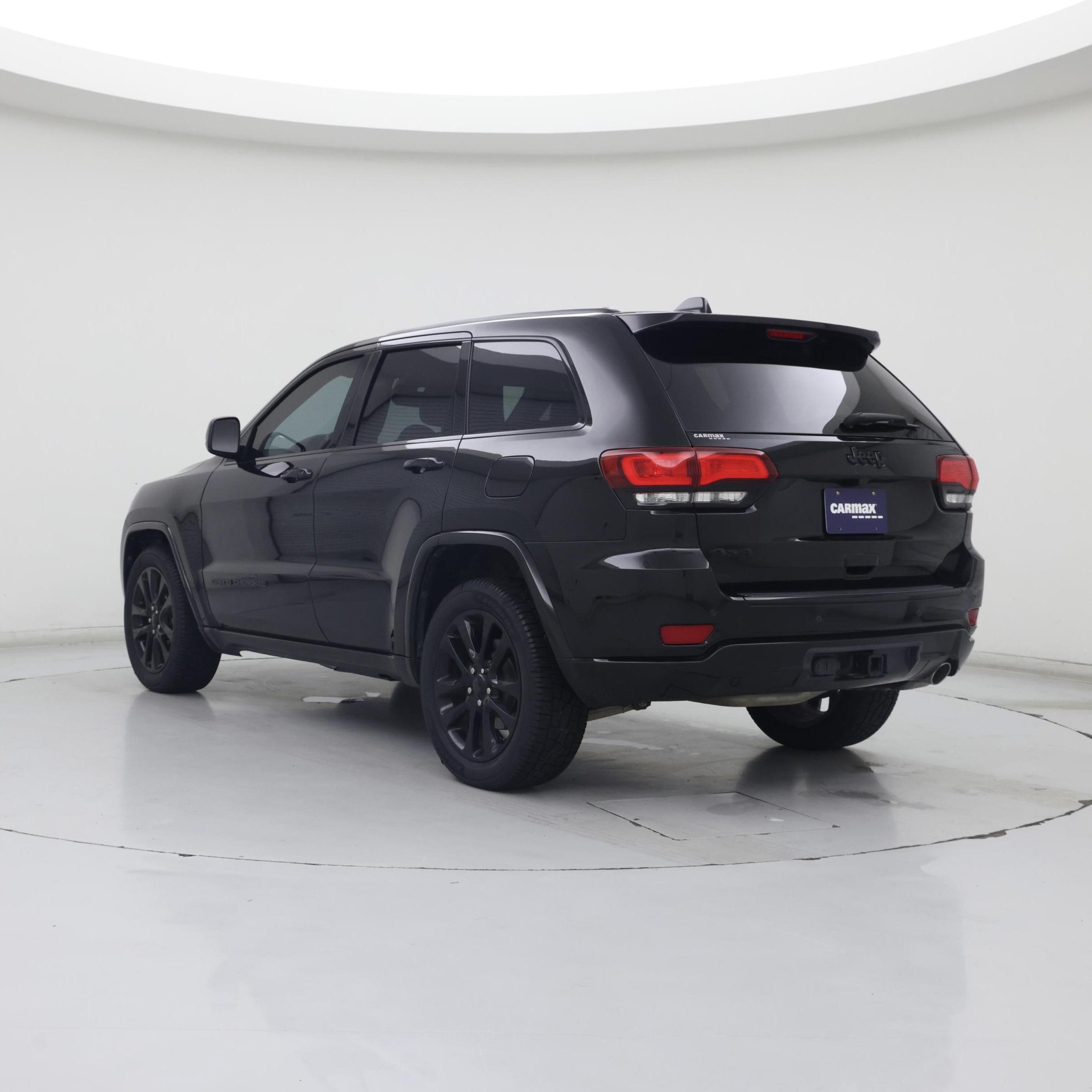 Thumbnail: 2017 Jeep Grand Cherokee - 2