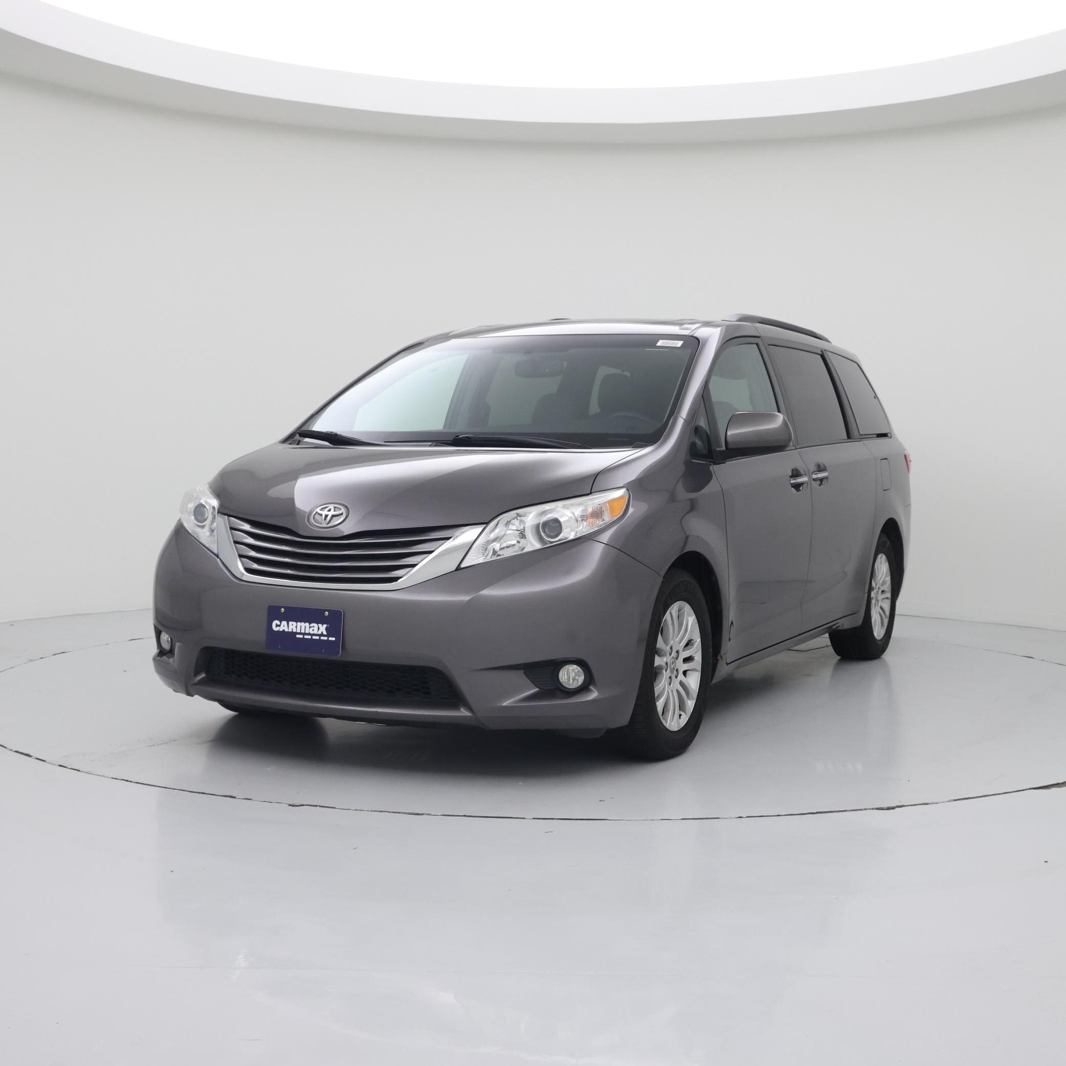 Thumbnail: 2017 Toyota Sienna - 4