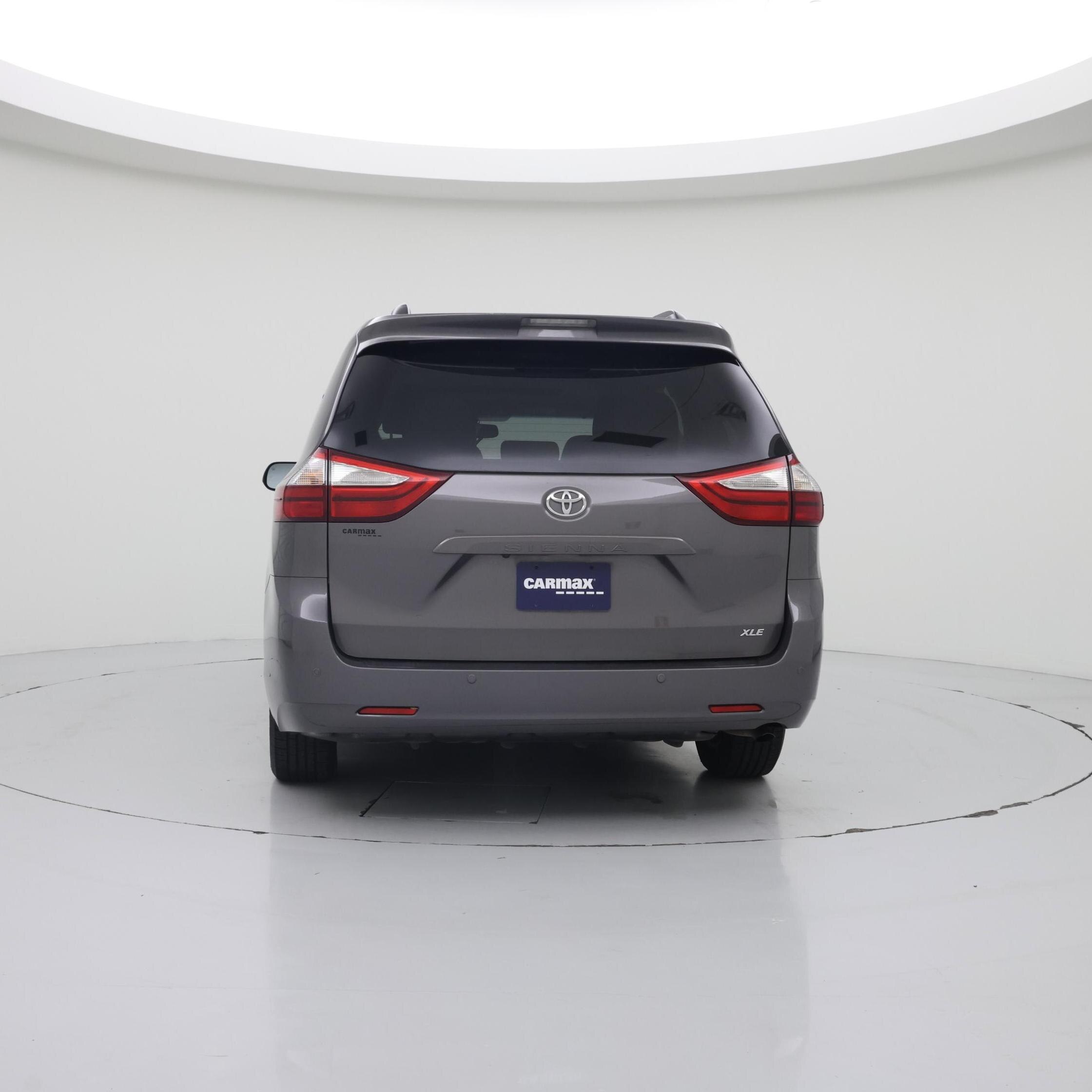 Thumbnail: 2017 Toyota Sienna - 6