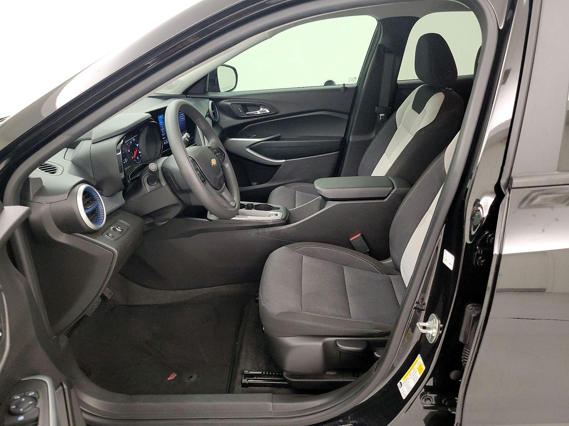 Thumbnail: 2025 Chevrolet Trax - 11