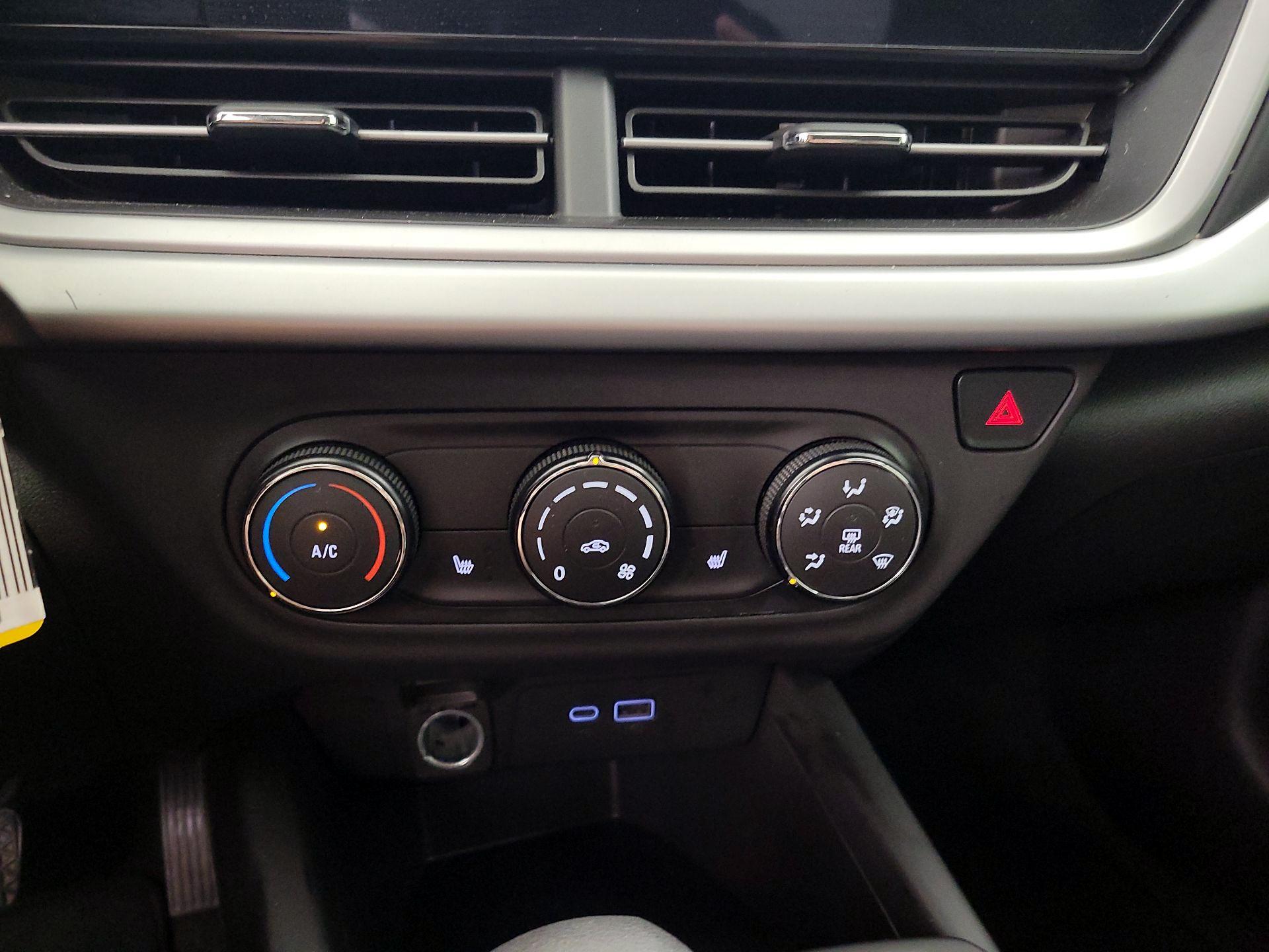 Thumbnail: 2025 Chevrolet Trax - 16