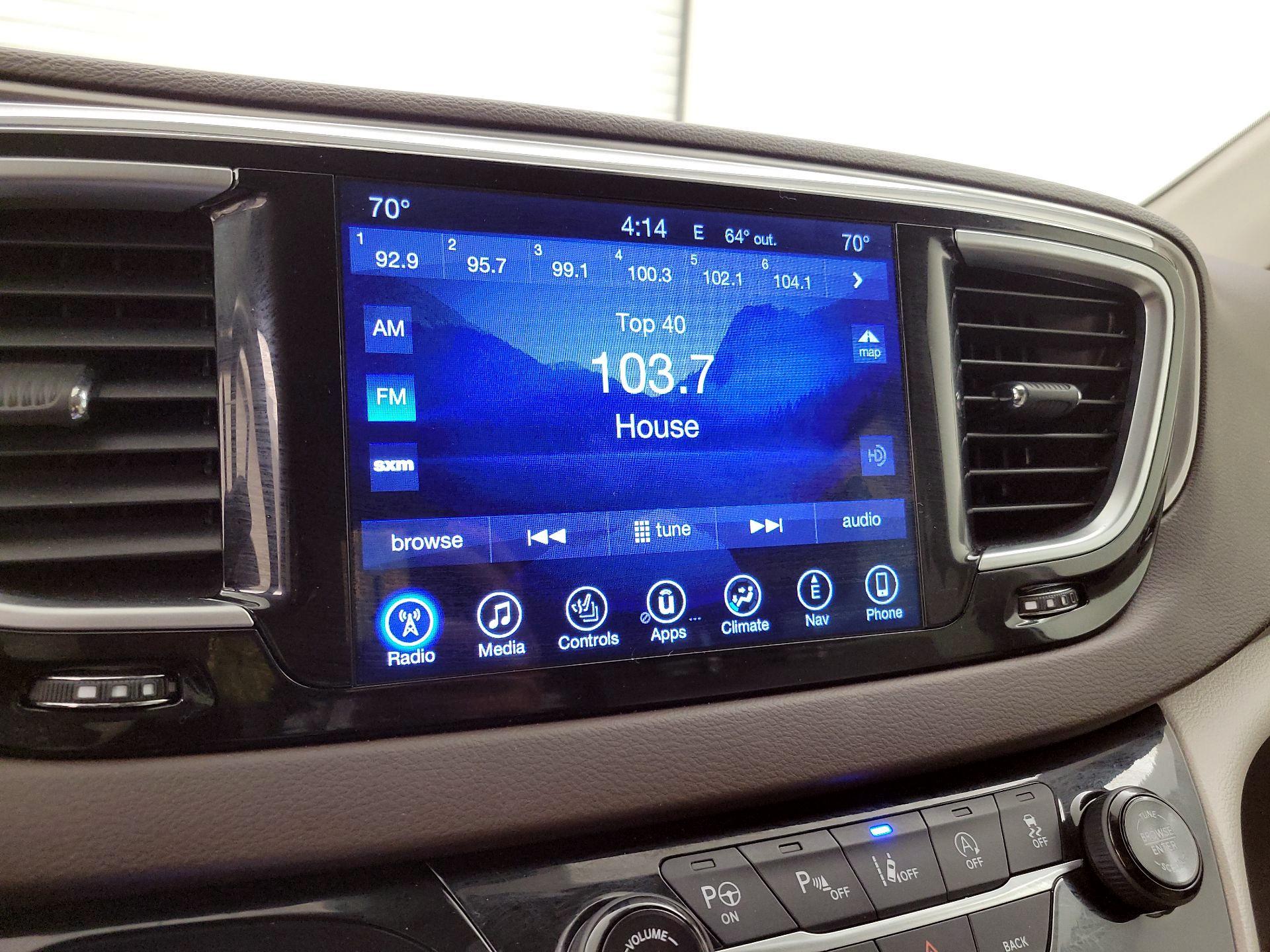 Thumbnail: 2017 Chrysler Pacifica - 16