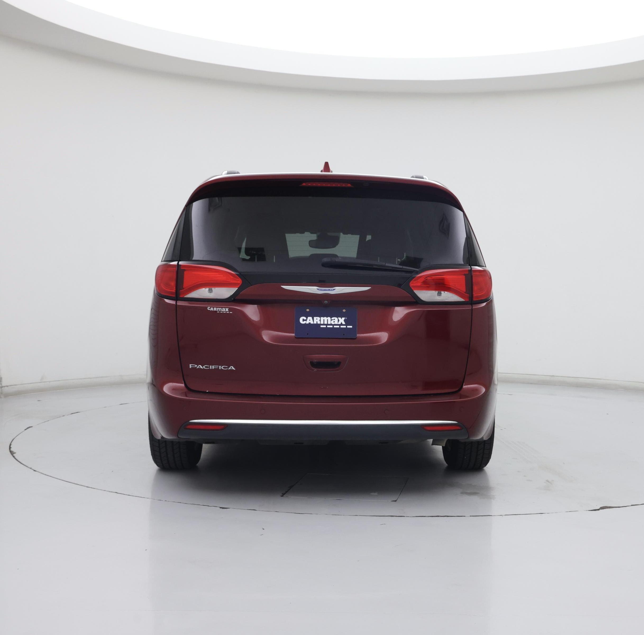 Thumbnail: 2017 Chrysler Pacifica - 6