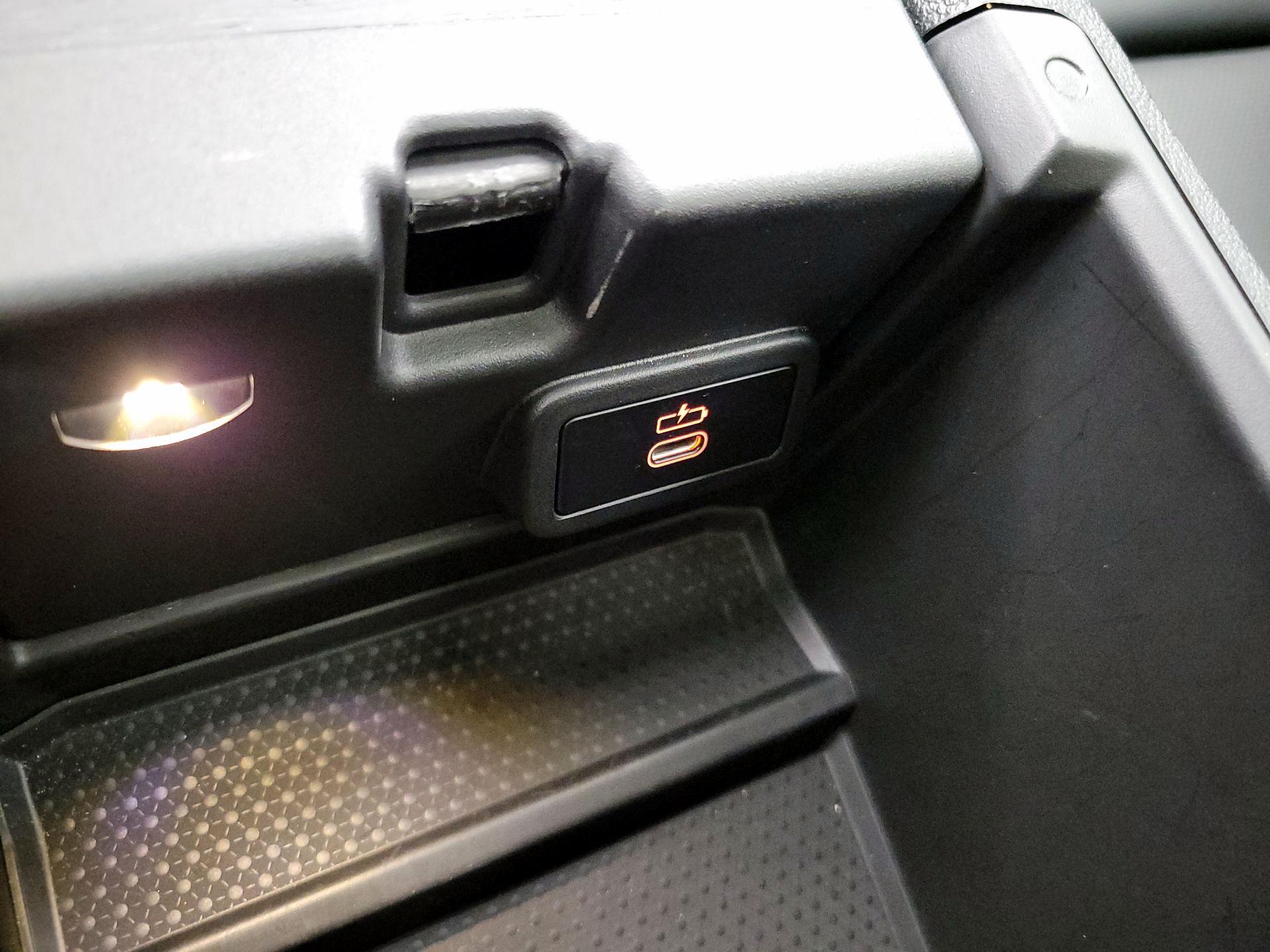 Thumbnail: 2024 BMW 3 Series - 19