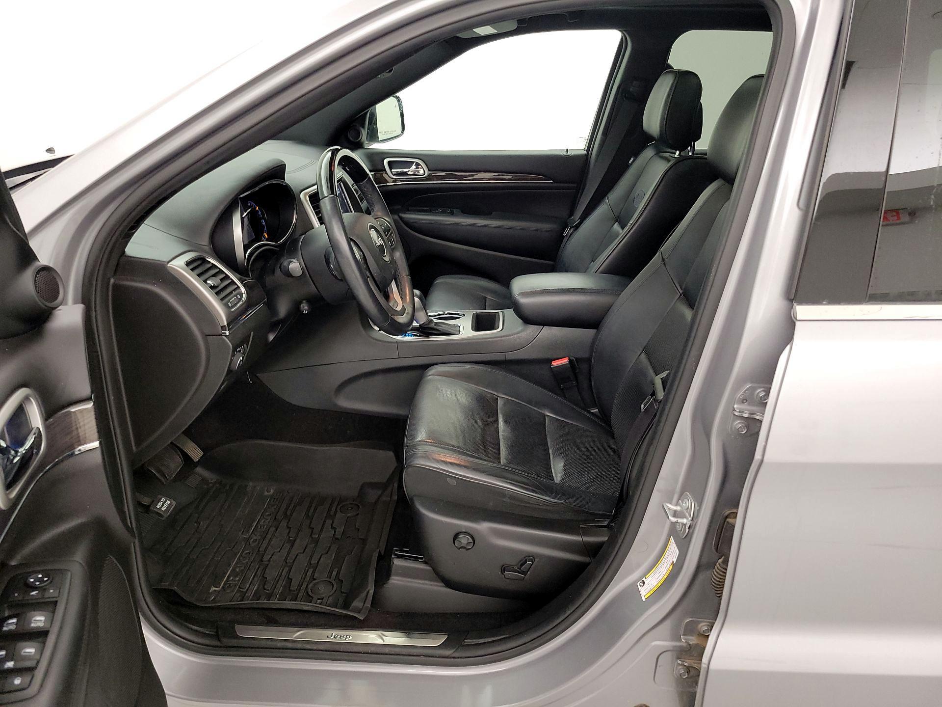 Thumbnail: 2018 Jeep Grand Cherokee - 11