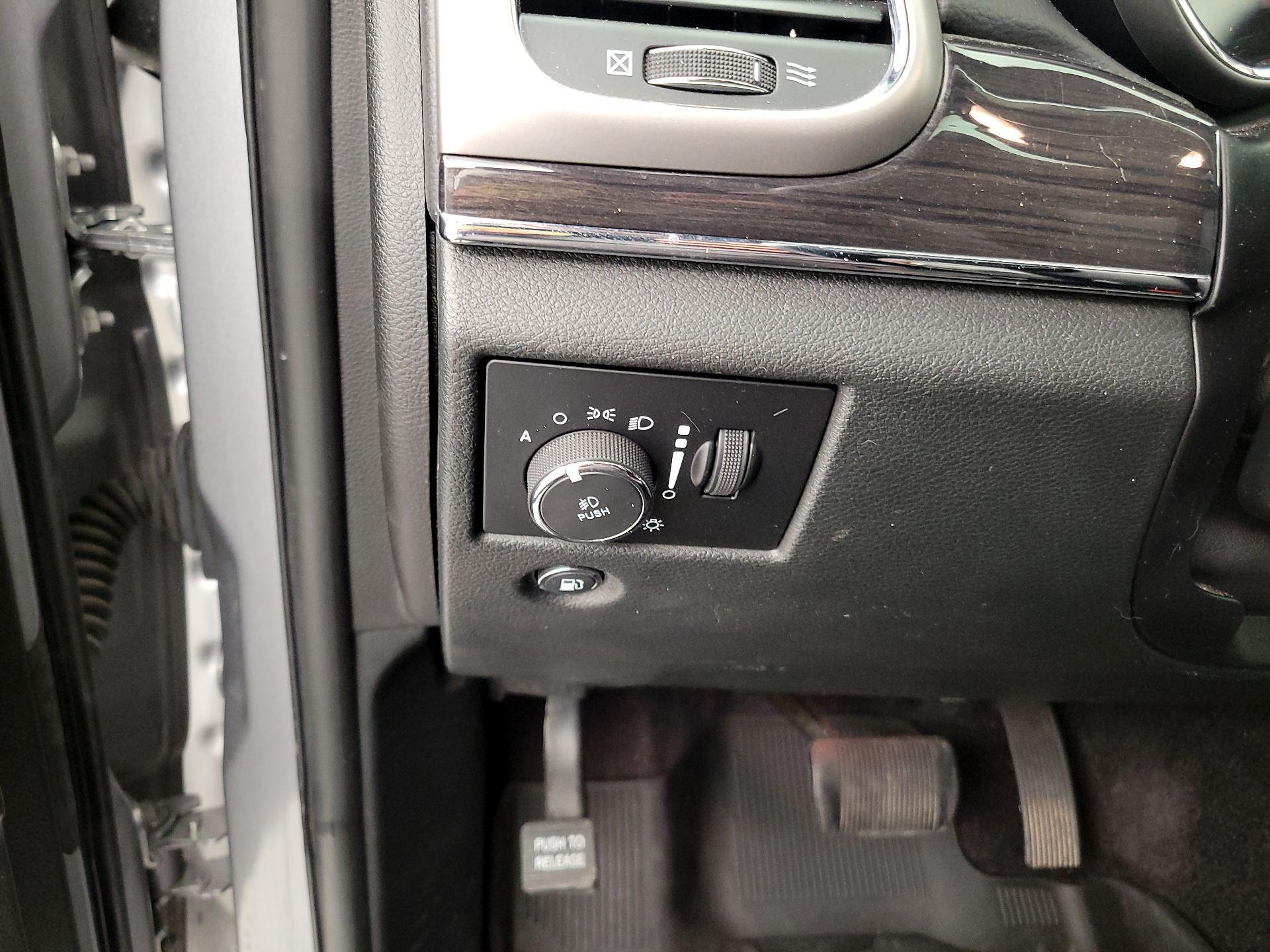 Thumbnail: 2018 Jeep Grand Cherokee - 13