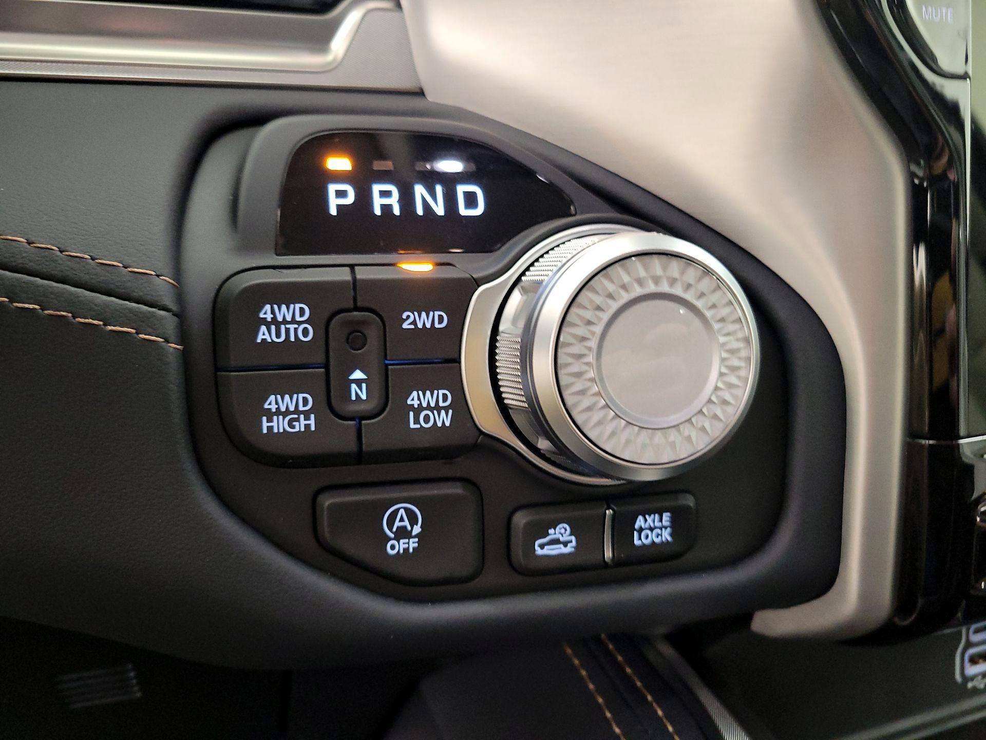 Thumbnail: 2025 RAM 1500 - 18