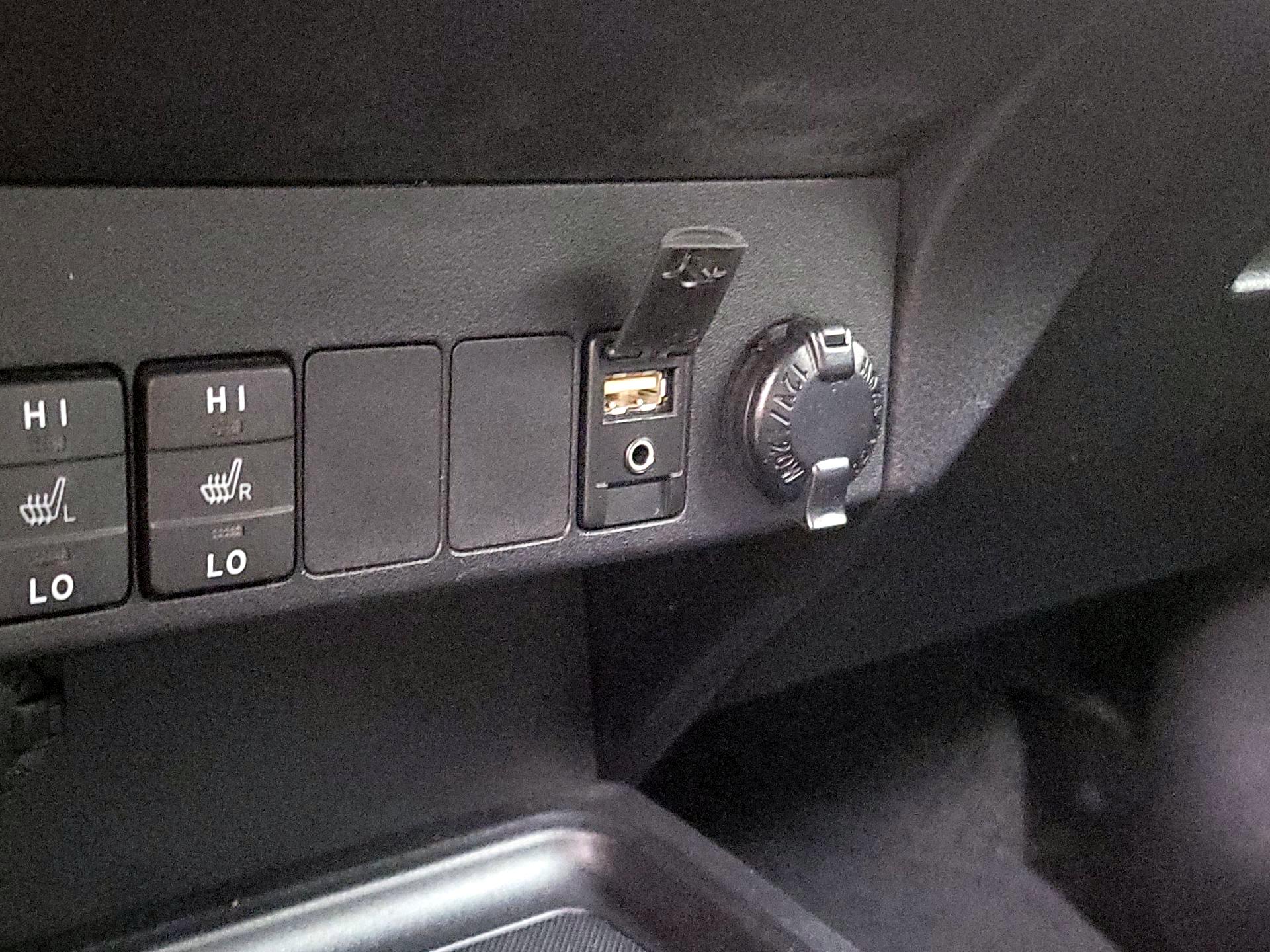 Thumbnail: 2014 Toyota RAV4 - 18